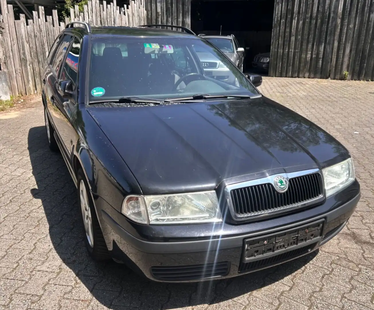 Skoda Octavia Combi Ambiente-Klima-AHK 1.6 Benzin Nero - 2