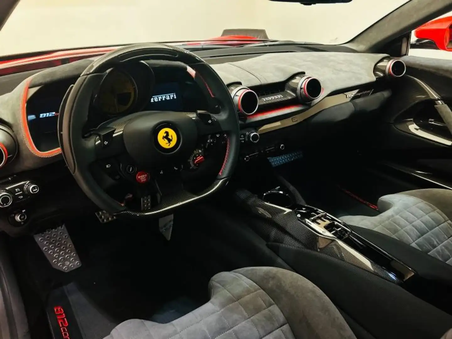 Ferrari 812 830cv Rot - 2