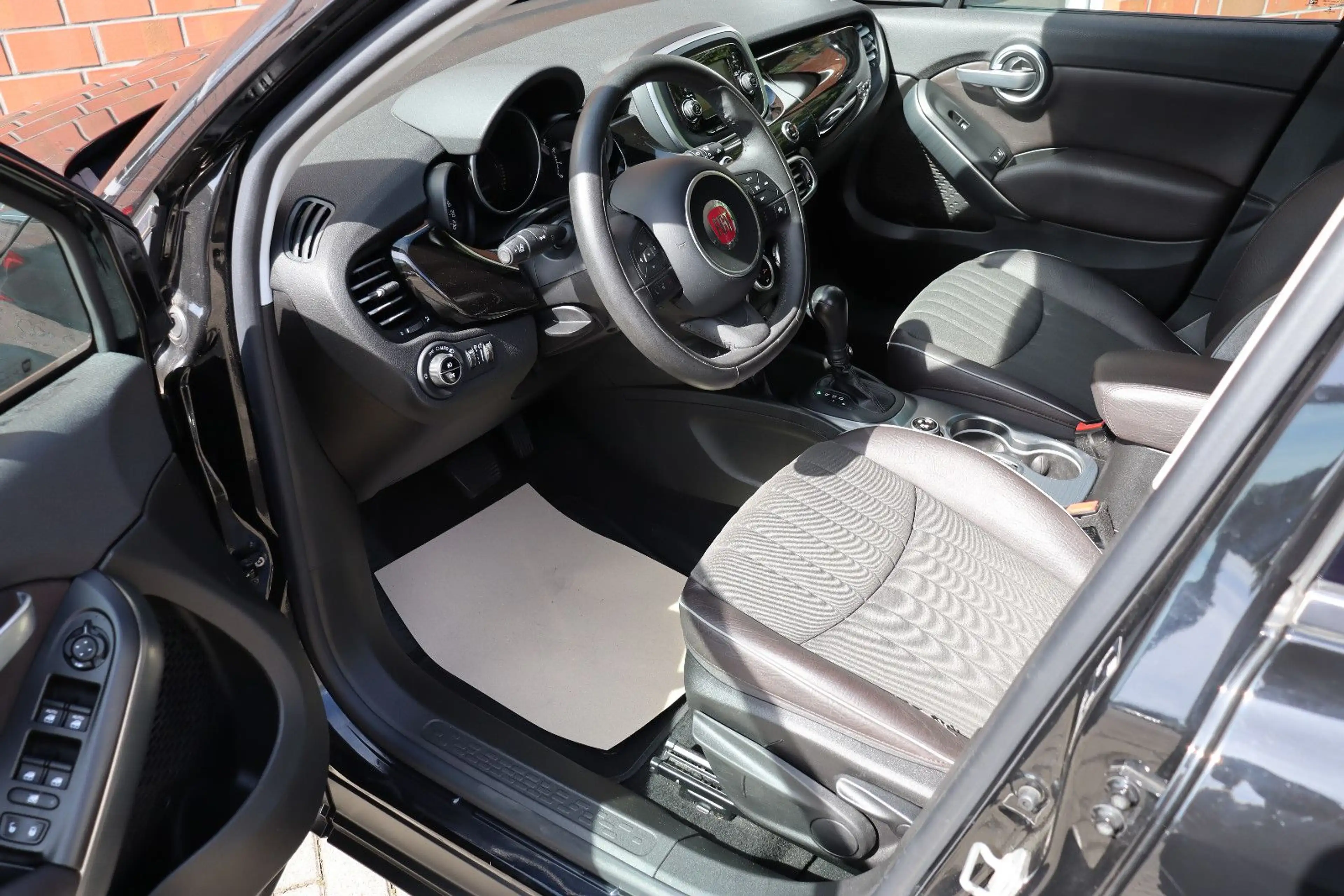 Fiat 500X 1.4 Lounge Autom. Leder Xenon Navi — photo 15