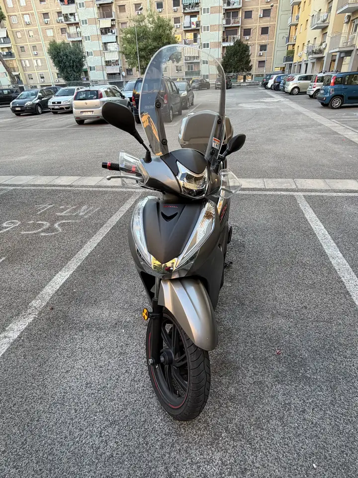 Honda SH 300