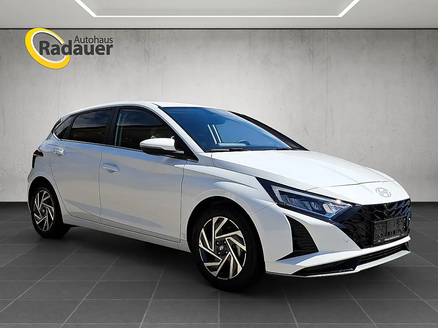 Hyundai i20 1,2 MPI Jubile Sonder Model Tagezulassung Weiß - 2