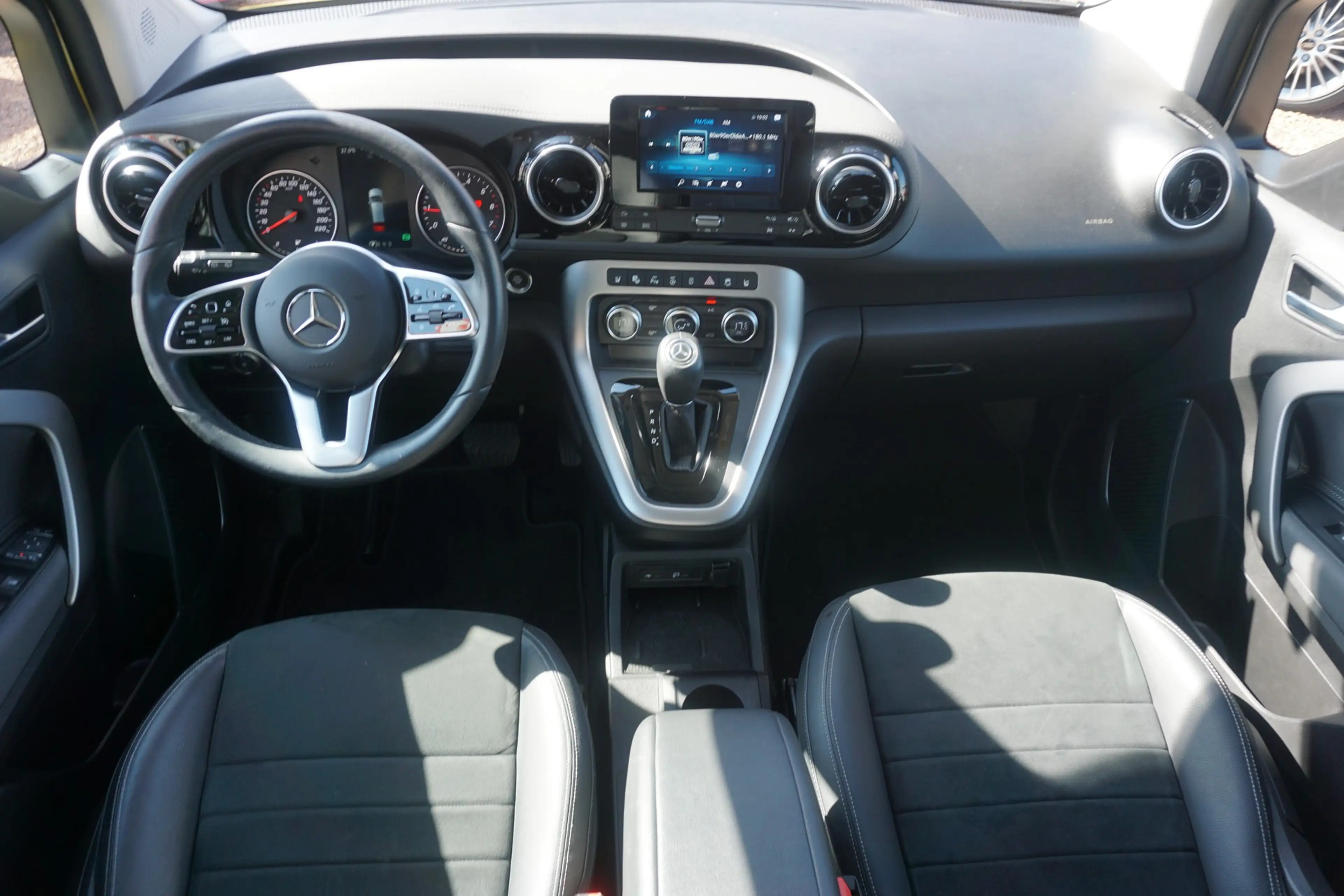 Mercedes-Benz T-Class T180 Edition 7G-DCT LED Navi Kamera Totwinkel — photo 9