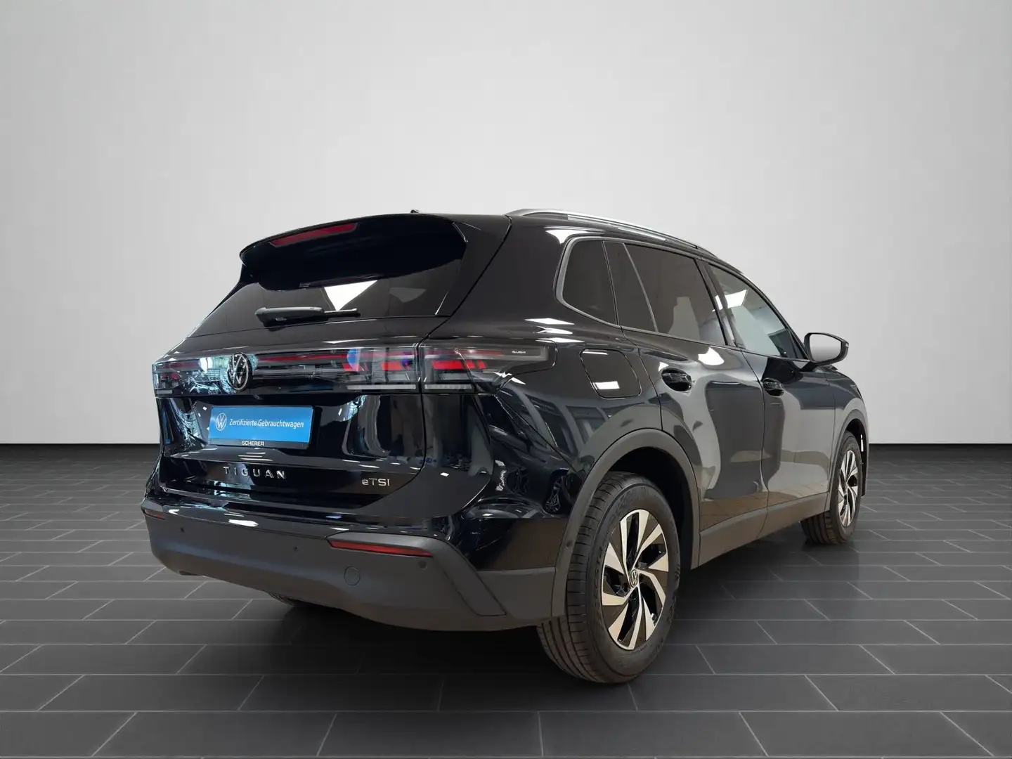 Volkswagen Tiguan 1.5 eTSI Life DSG LED-PLUS ACC RearView Schwarz - 2