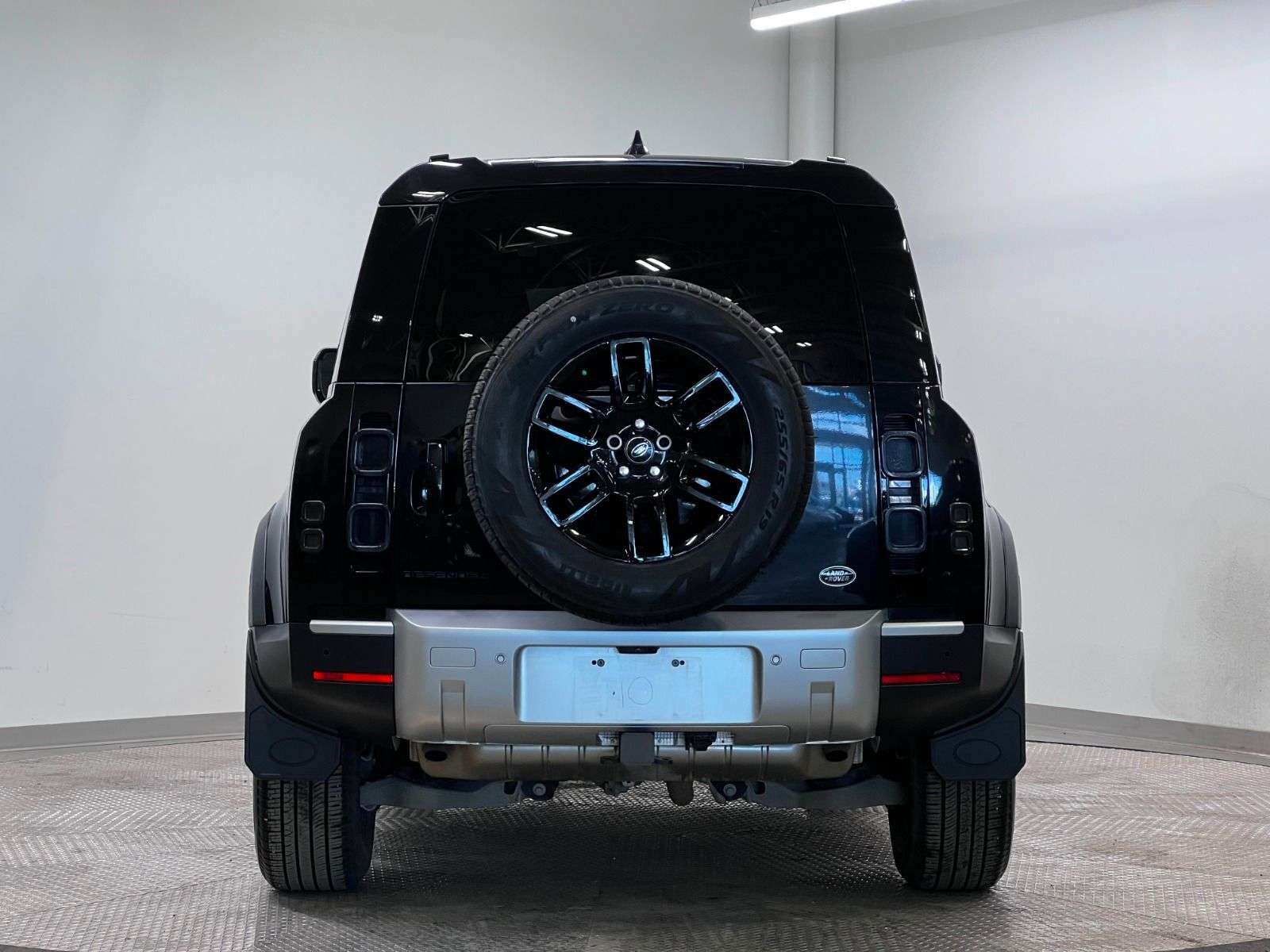 2023 Land Rover Defender 110 S AWD thumb 6