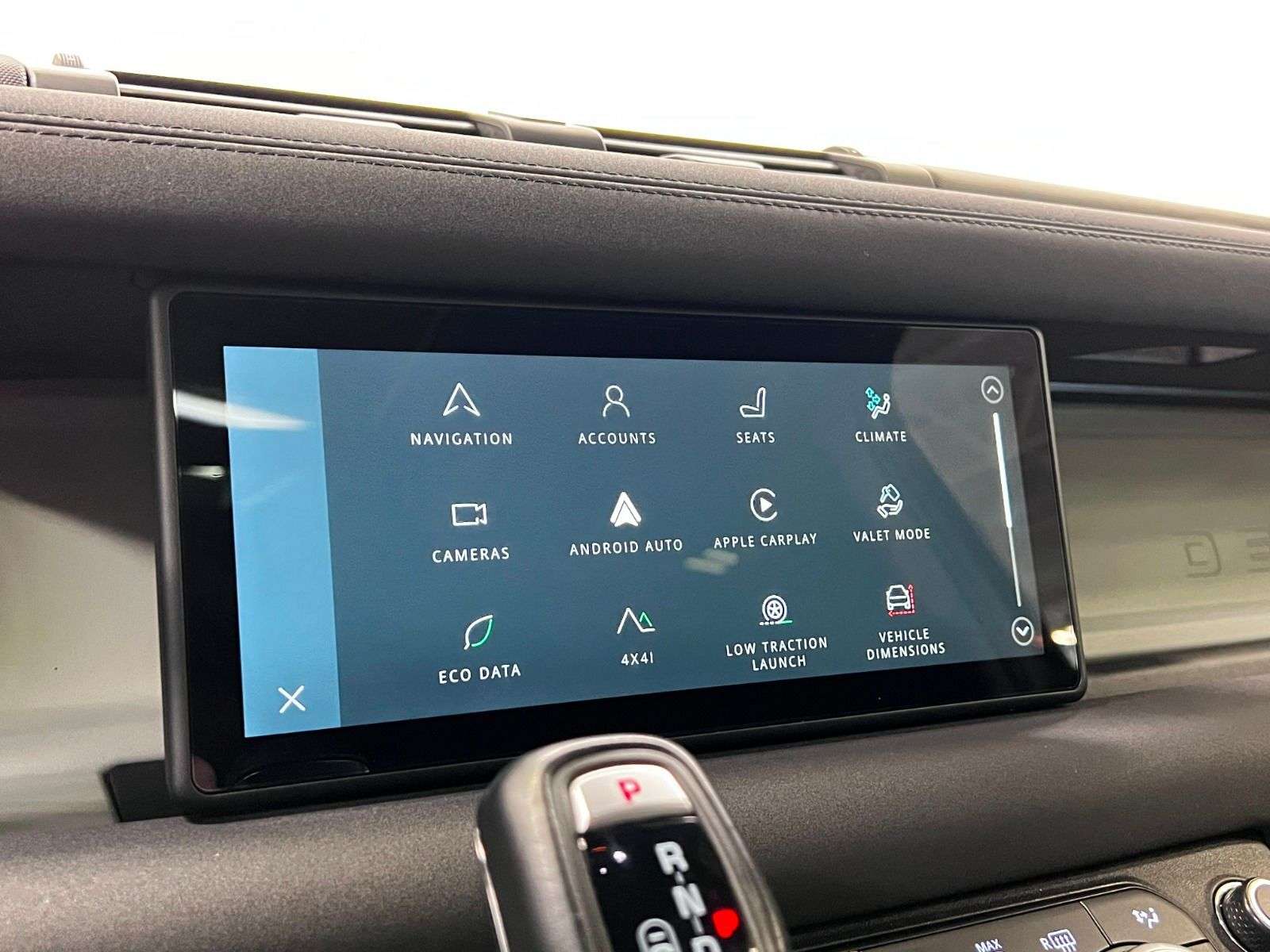 2023 Land Rover Defender 110 S AWD thumb 20