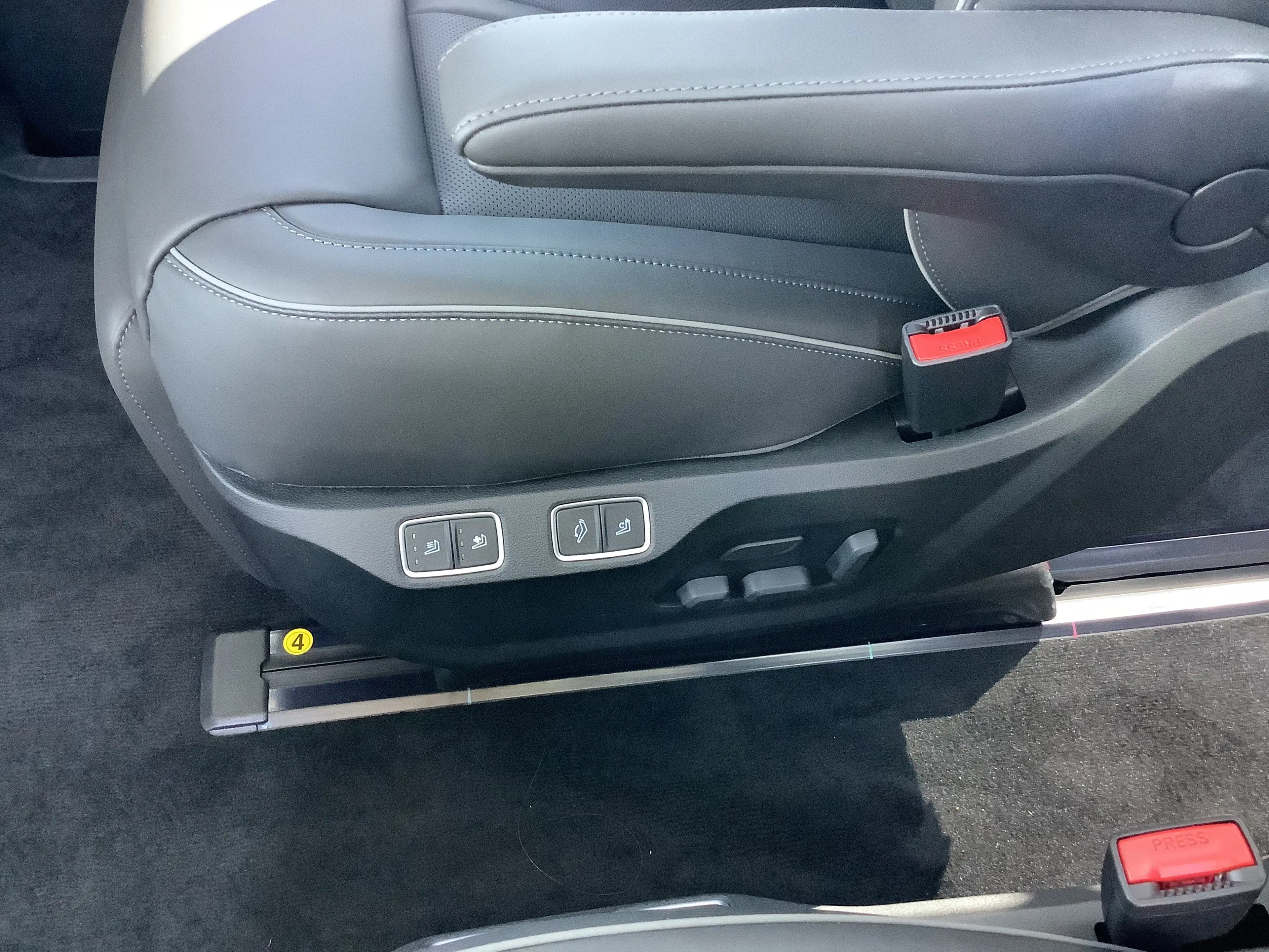 Hyundai STARIA HEV 7-Sitzer (MY25) 1.6 T-GDI (225 PS) 6-AT 2WD Si — photo 15