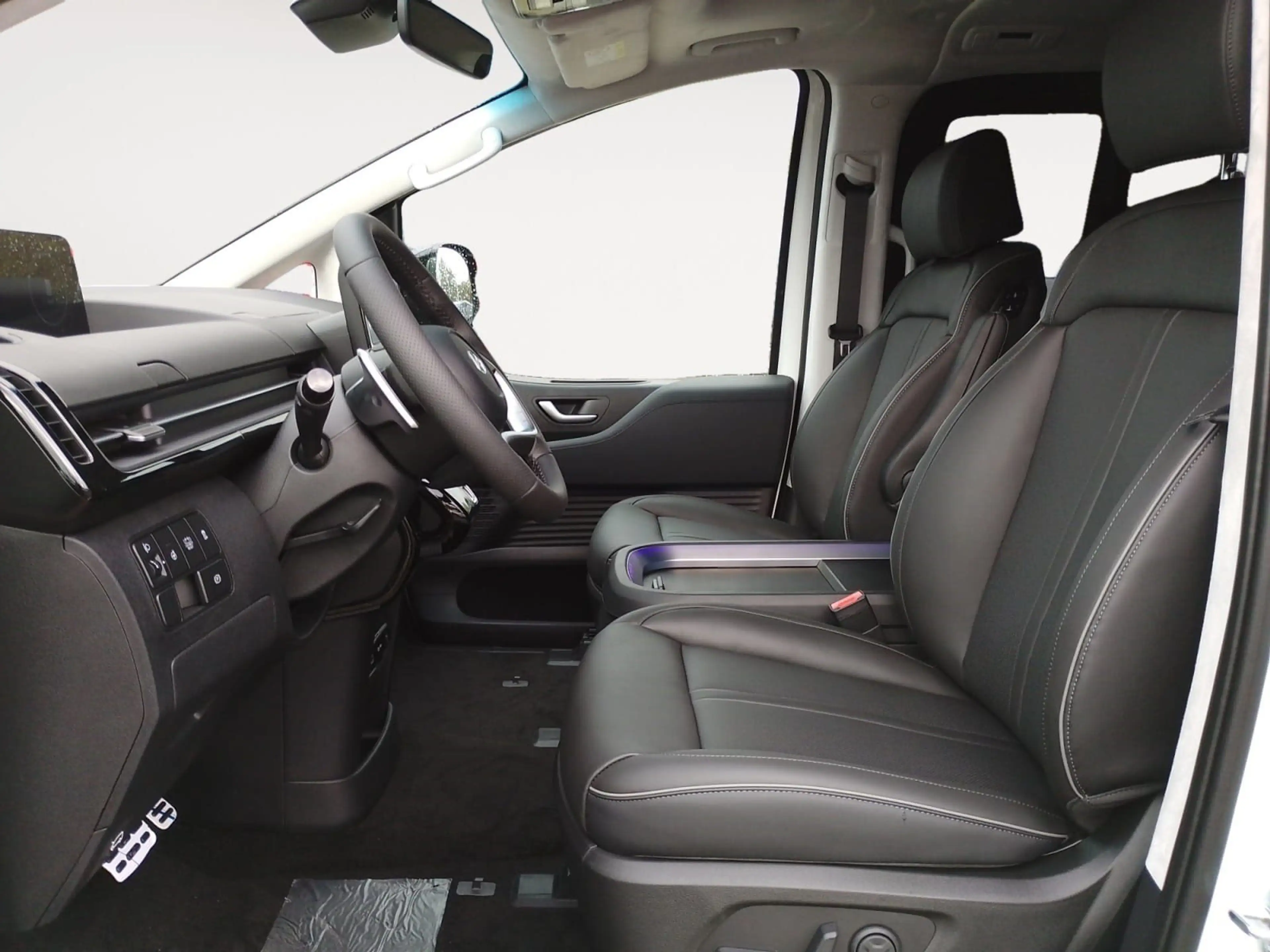 Hyundai STARIA HEV 7-Sitzer (MY25) 1.6 T-GDI (225 PS) 6-AT 2WD Si — photo 7