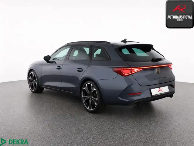 Cupra Leon view 3