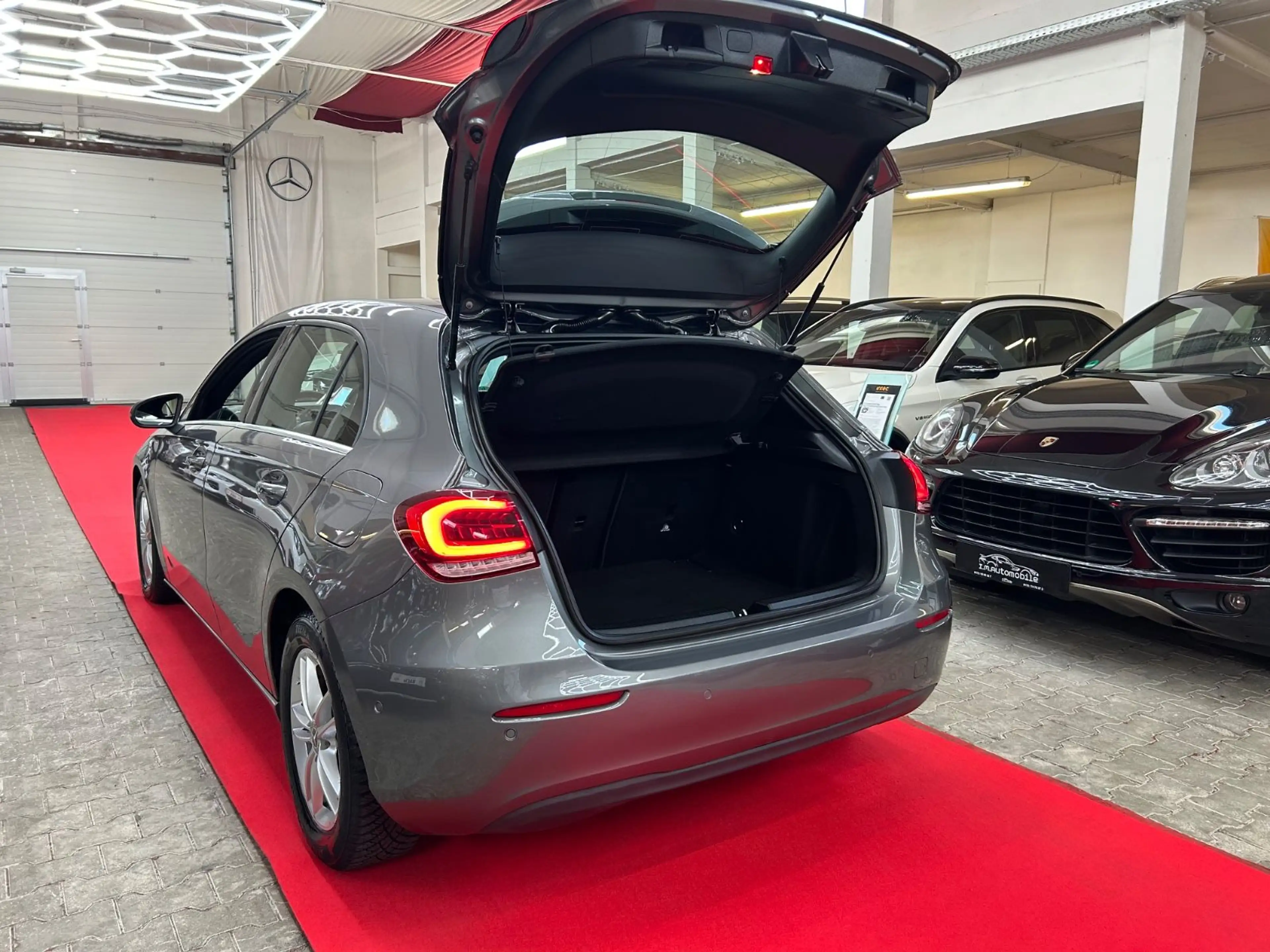Mercedes-Benz A 180 d/TÜV NEU/SERVICE NEU/MBUX/DIGITAL/LED/RFK — photo 13