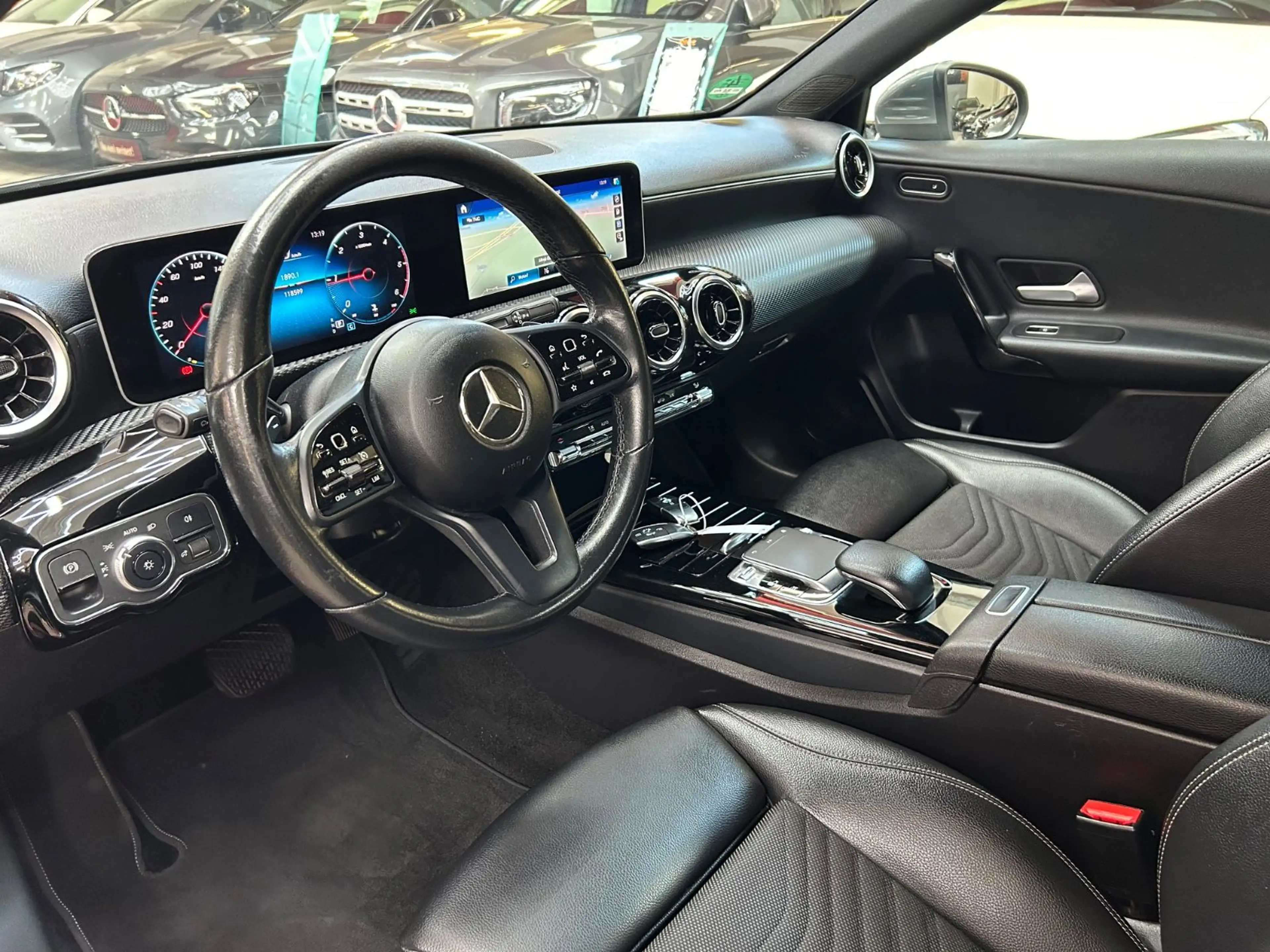 Mercedes-Benz A 180 d/TÜV NEU/SERVICE NEU/MBUX/DIGITAL/LED/RFK — photo 14
