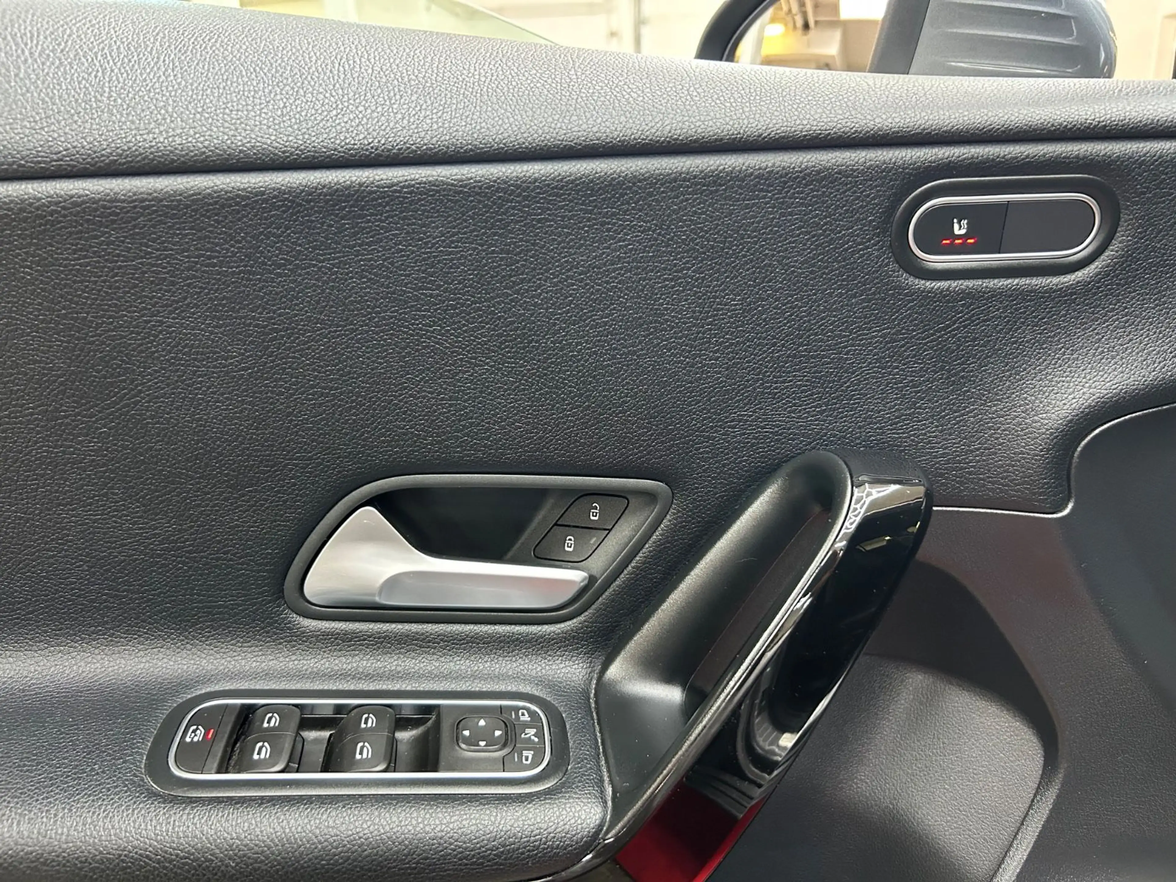 Mercedes-Benz A 180 d/TÜV NEU/SERVICE NEU/MBUX/DIGITAL/LED/RFK — photo 15