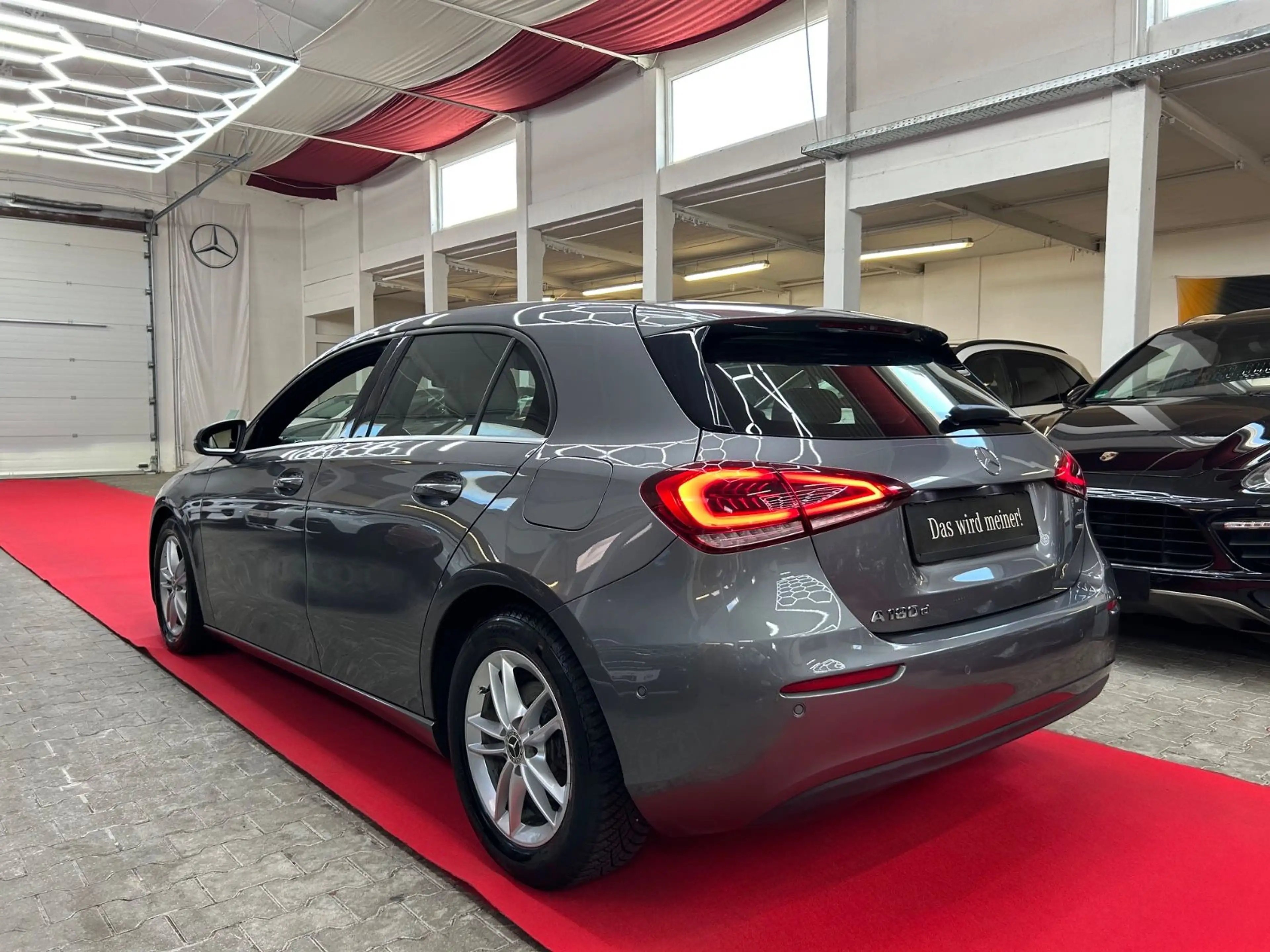 Mercedes-Benz A 180 d/TÜV NEU/SERVICE NEU/MBUX/DIGITAL/LED/RFK — photo 4