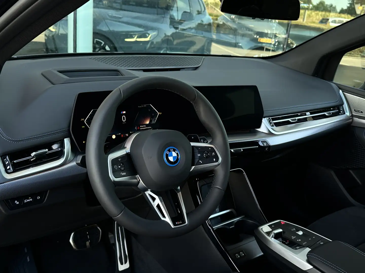 BMW 225 2 Serie Active Tourer 225e xDrive High Executive M Zwart - 2