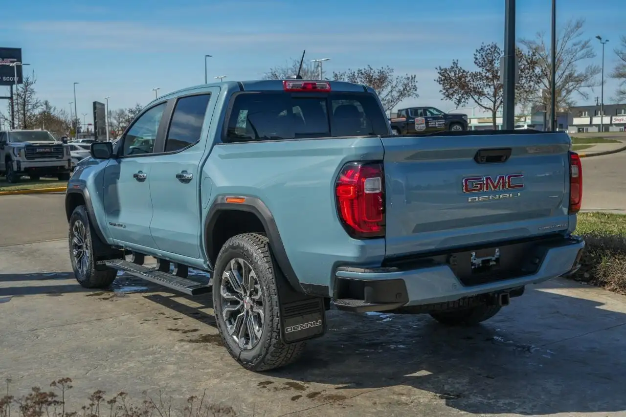 GMC Canyon снимка GMC Canyon