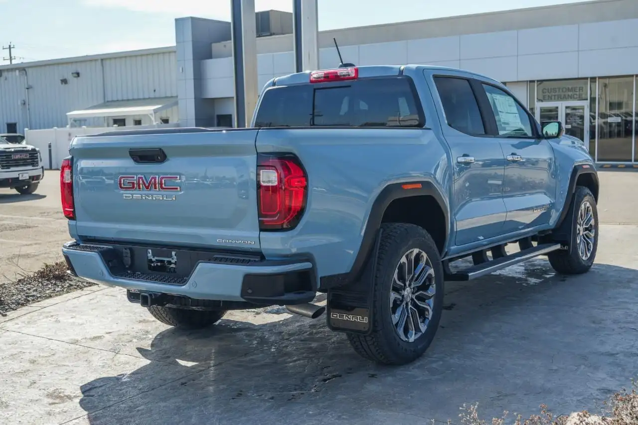 GMC Canyon снимка GMC Canyon