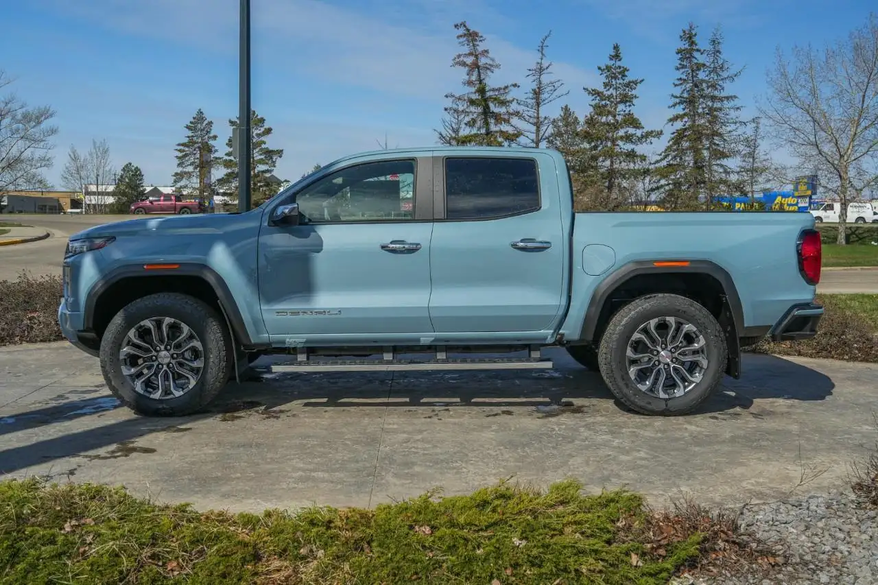 GMC Canyon снимка GMC Canyon