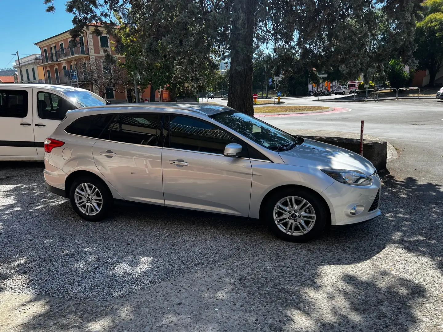 Ford Focus Focus SW 1.6 tdci Plus Business 115cv Argent - 2