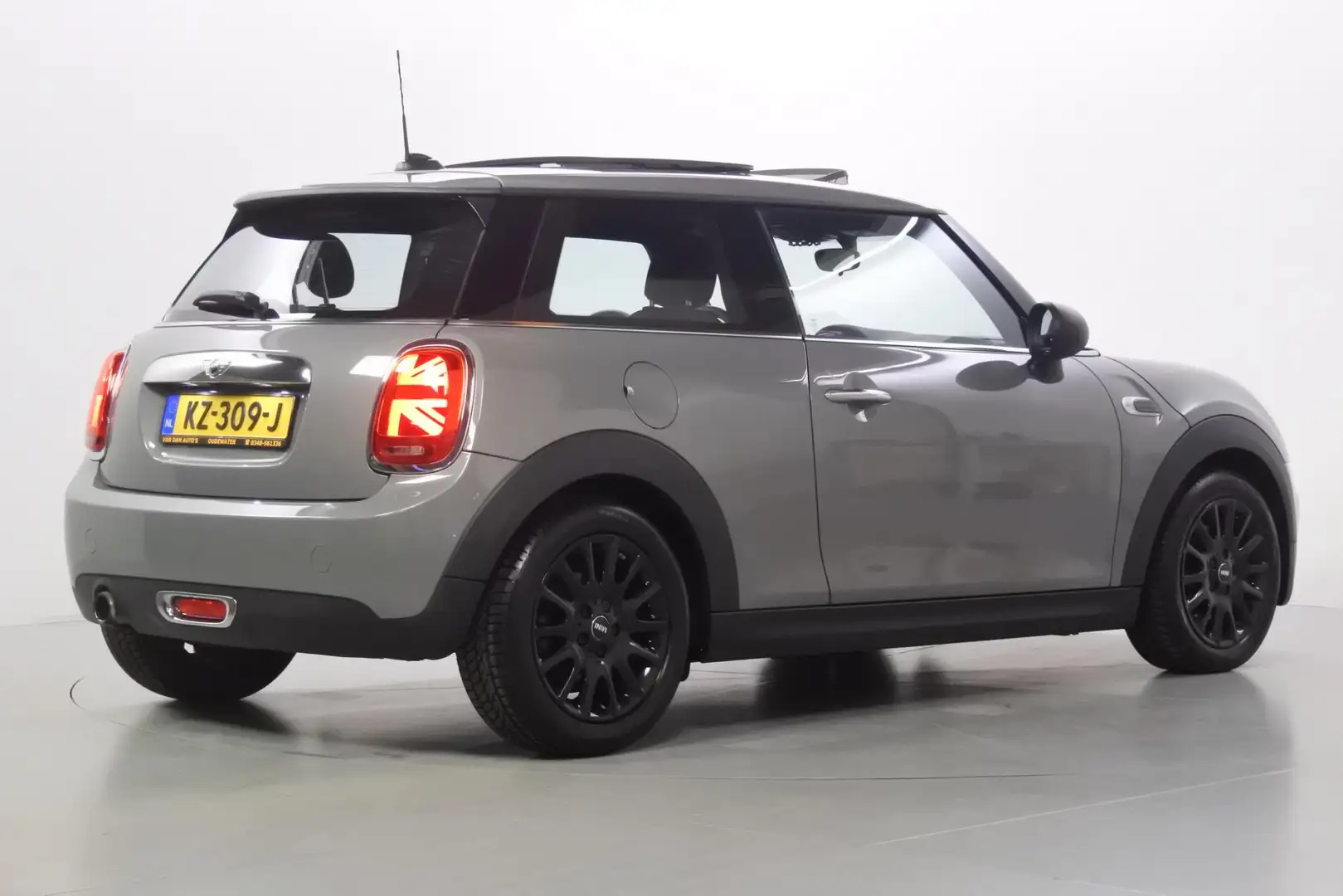 MINI One Mini 102pk BNS NL/NAP/Panorama/Navi/Moonwalk/Union Grau - 2