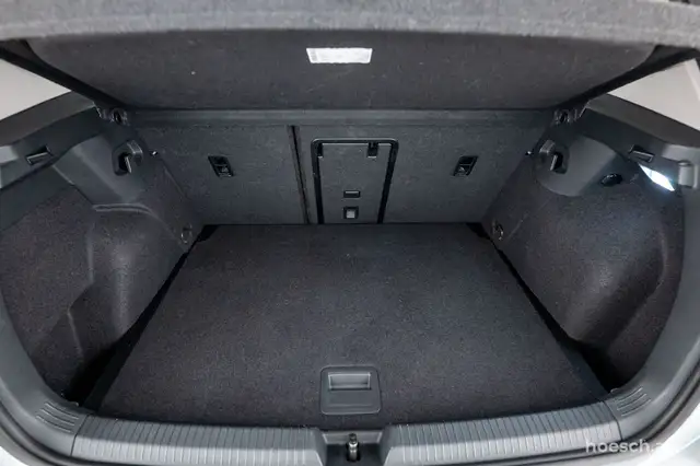 Volkswagen Golf view 8