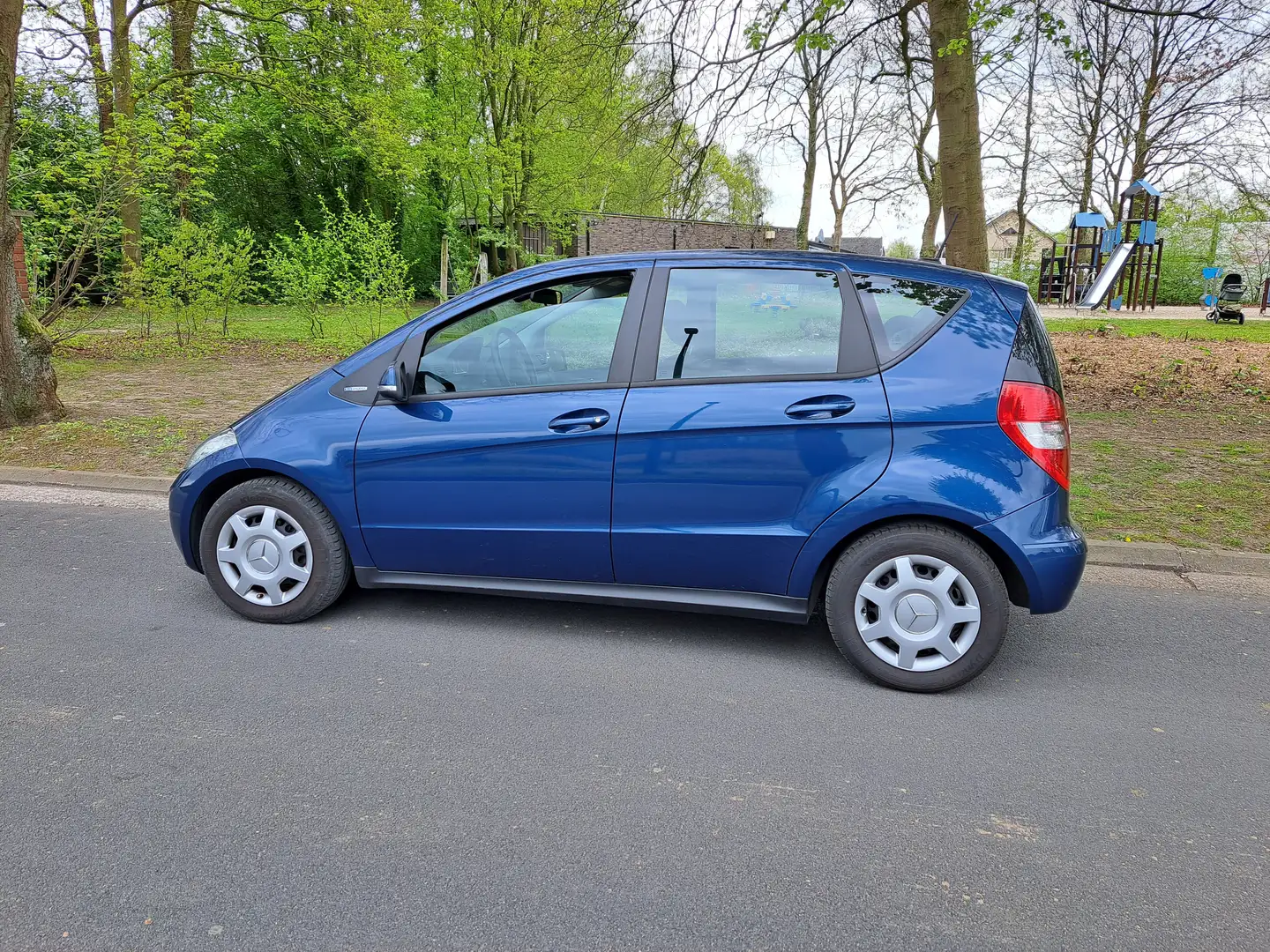 Mercedes-Benz A 160 A 160 CDI DPF BlueEFFICIENCY Bleu - 2