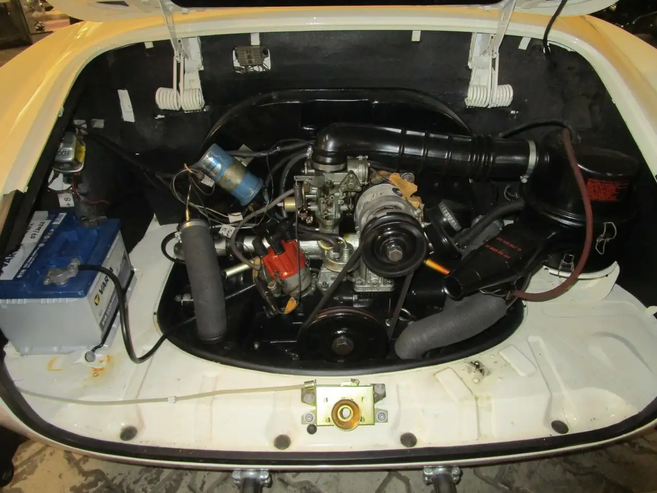 Volkswagen Karmann Ghia 1600 Coupe, foto 12