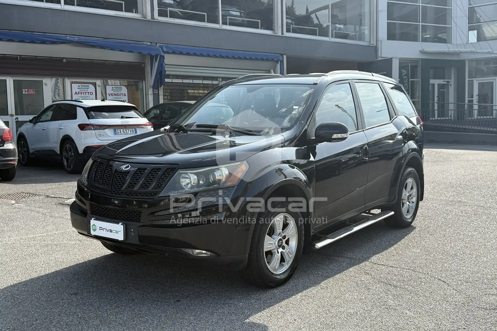 Mahindra XUV500 XUV500 2.2 16V AWD W8 Noir - 1