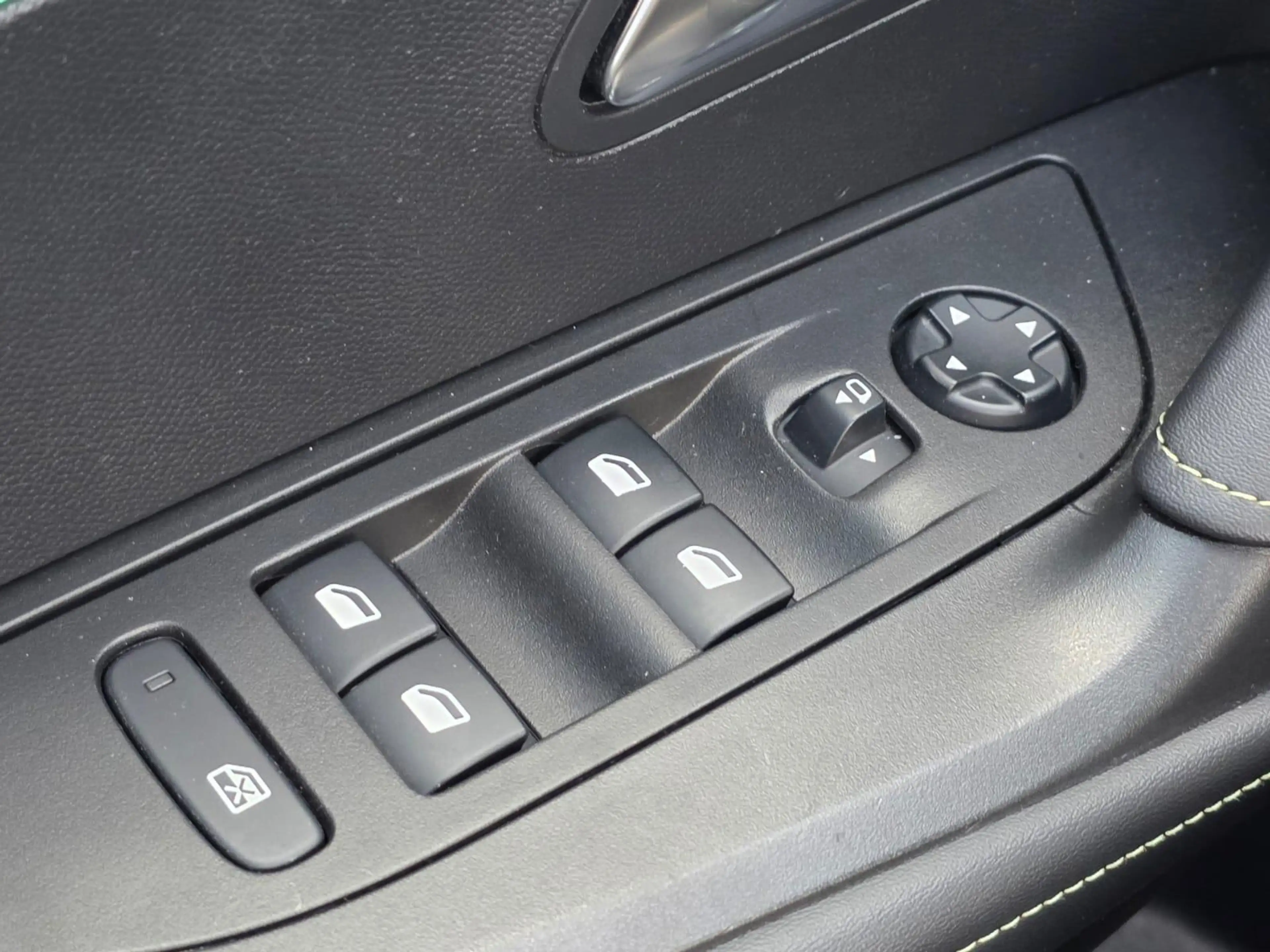 Peugeot e-2008 EV GT Pack 50 kWh Schuifdak | Alcantara | Navigati — photo 11