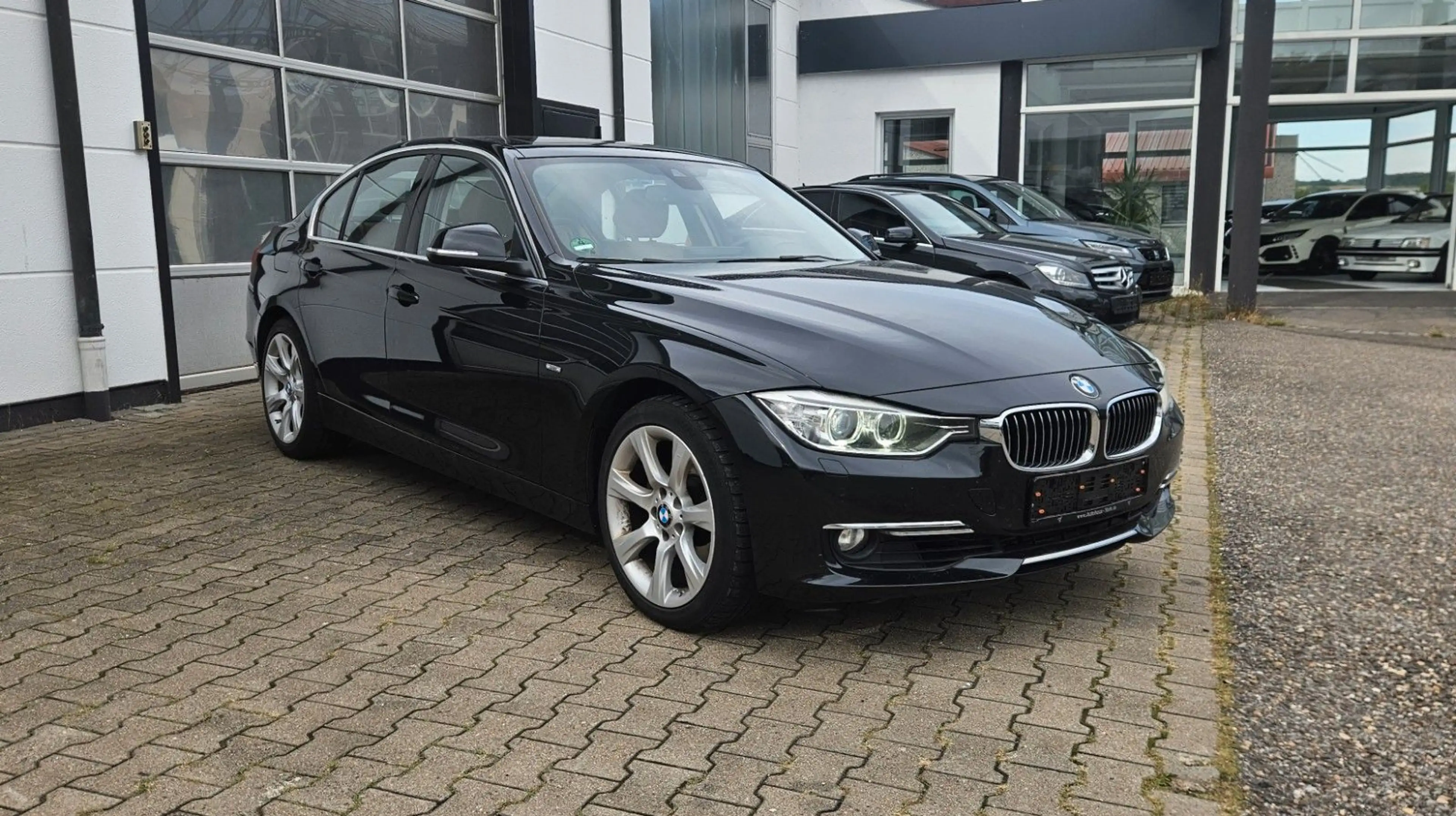 BMW 325 d Aut. Limousine Luxury Line *Leder*GSHD*HiFi — photo 5