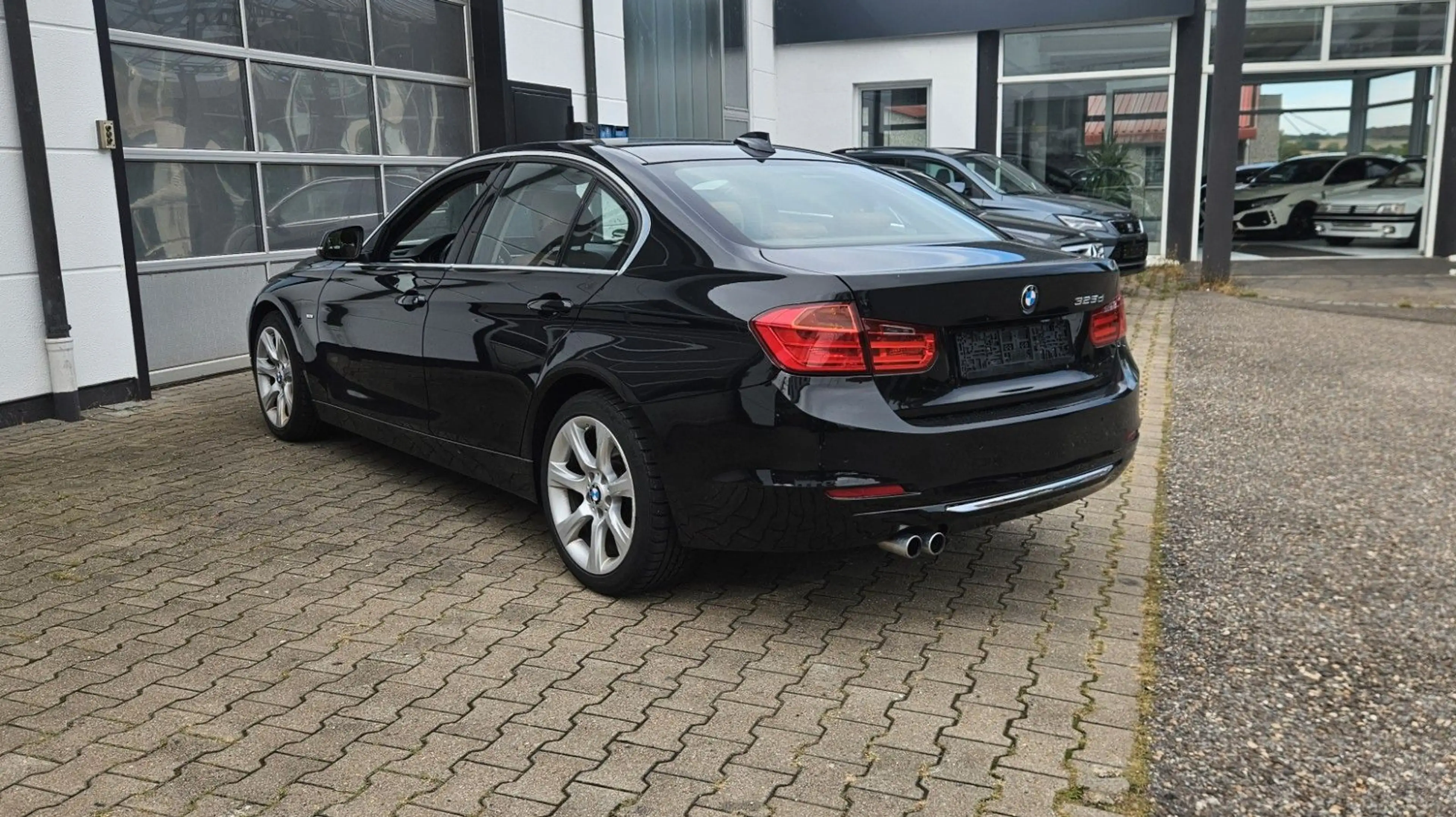 BMW 325 d Aut. Limousine Luxury Line *Leder*GSHD*HiFi — photo 10