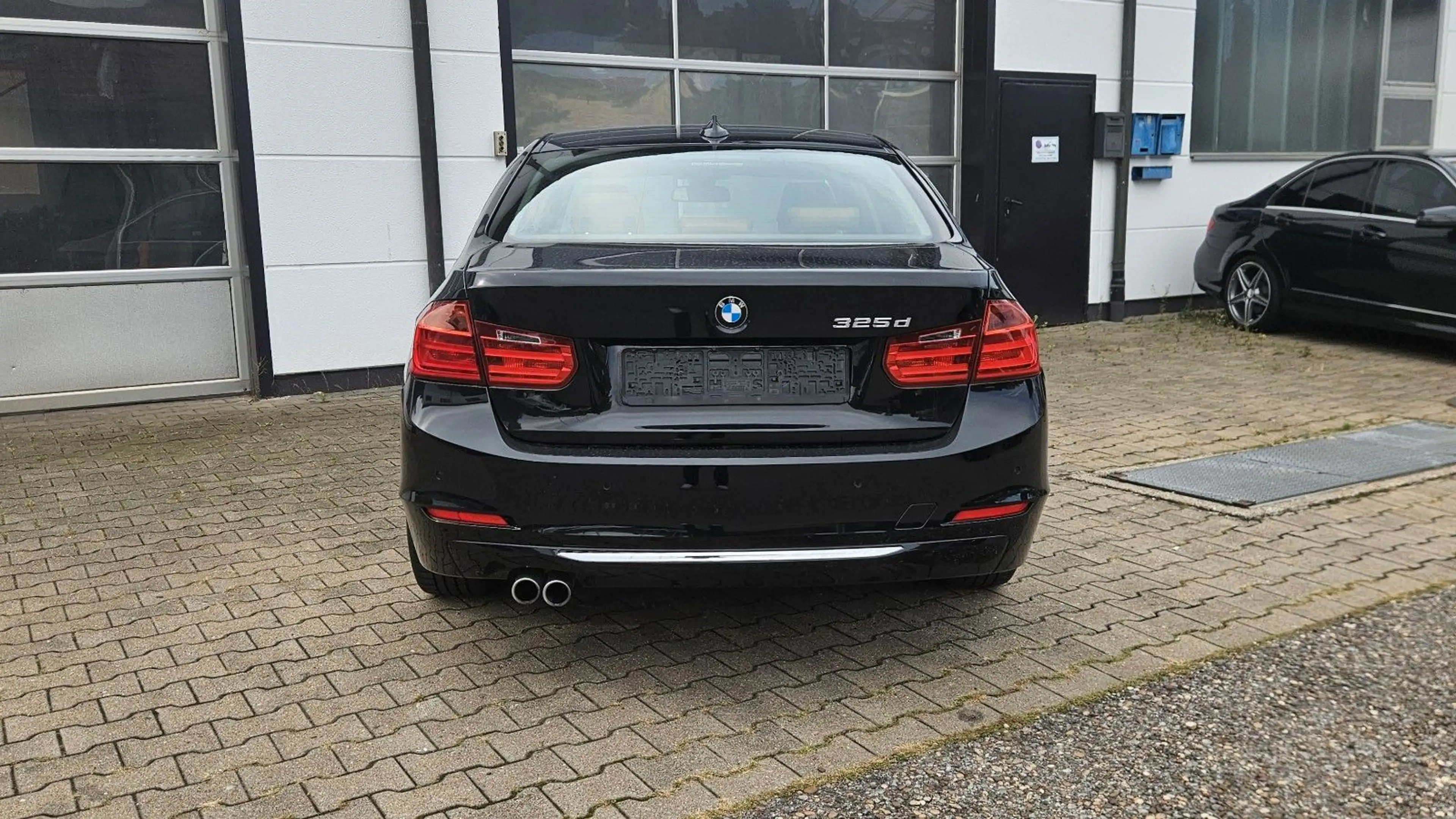 BMW 325 d Aut. Limousine Luxury Line *Leder*GSHD*HiFi — photo 9