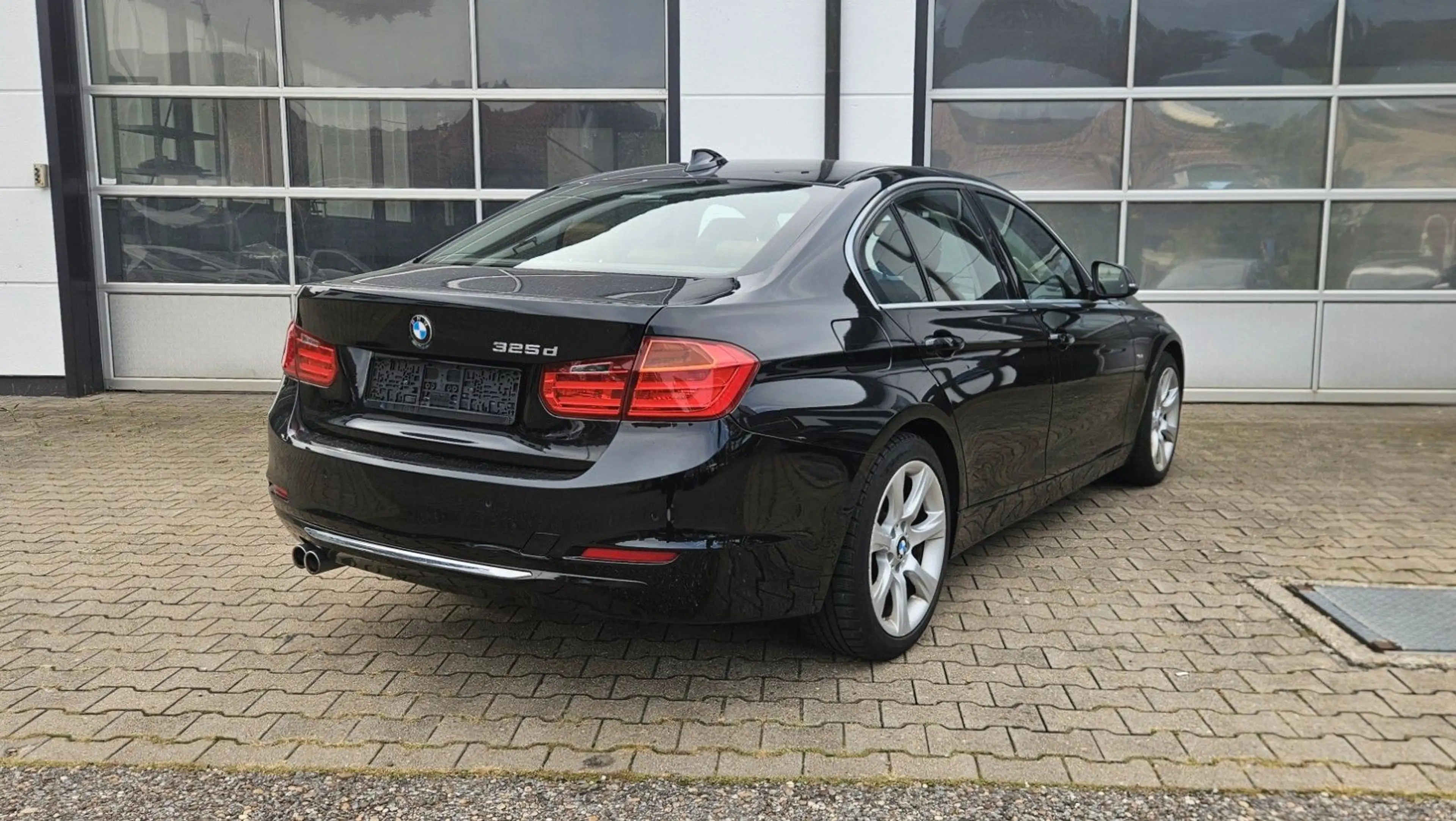 BMW 325 d Aut. Limousine Luxury Line *Leder*GSHD*HiFi — photo 8