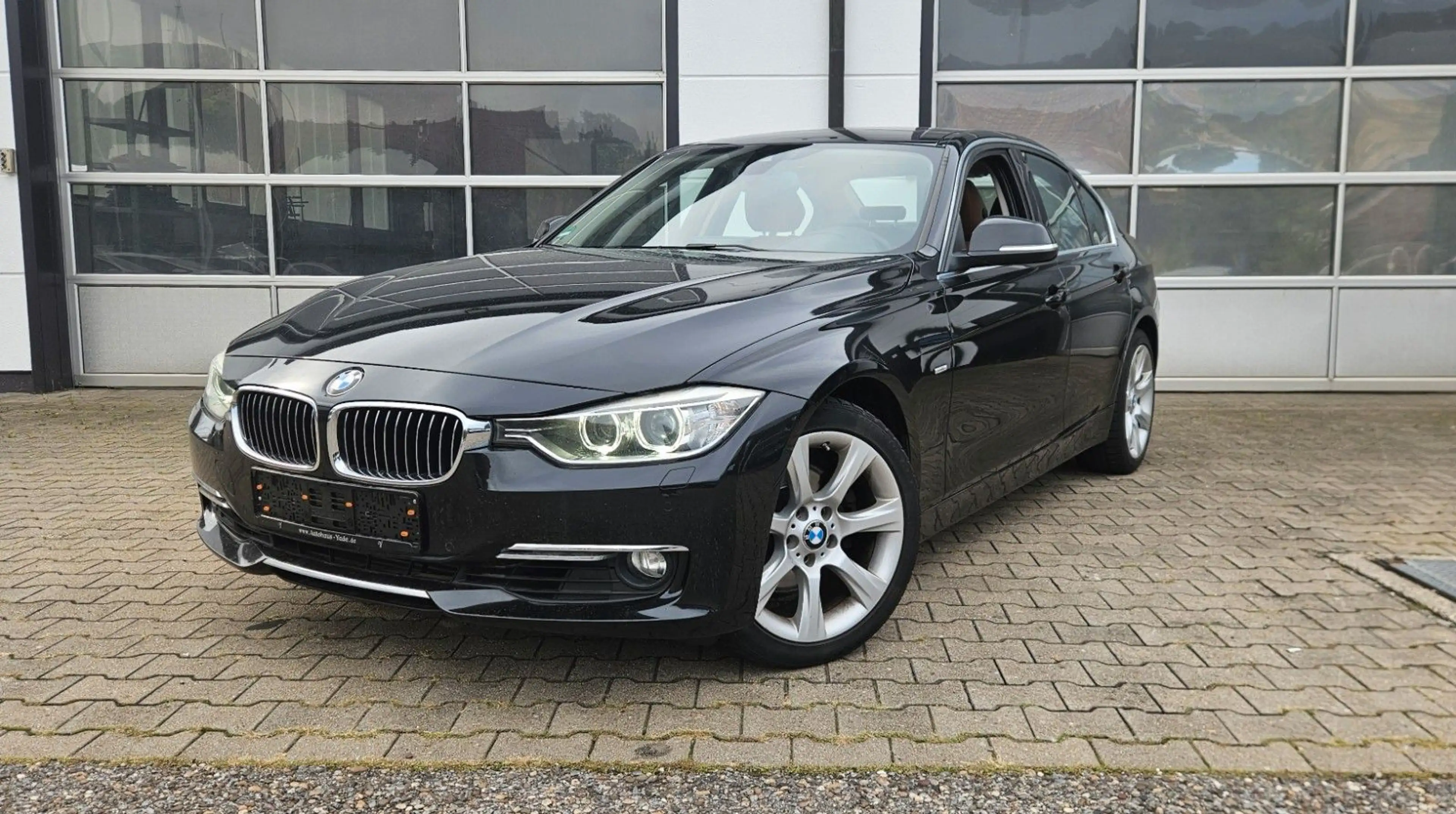 BMW 325 d Aut. Limousine Luxury Line *Leder*GSHD*HiFi