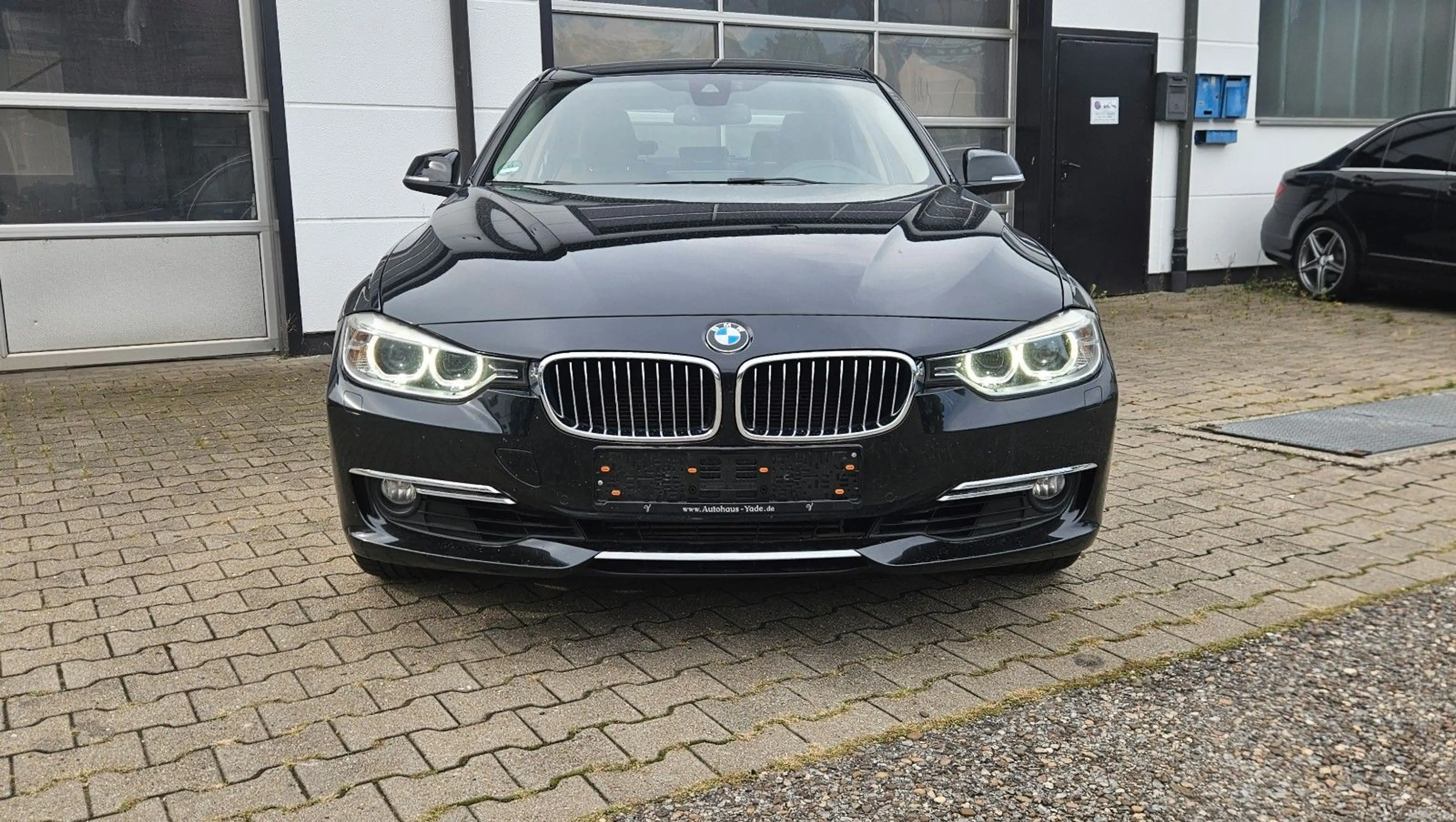 BMW 325 d Aut. Limousine Luxury Line *Leder*GSHD*HiFi — photo 4