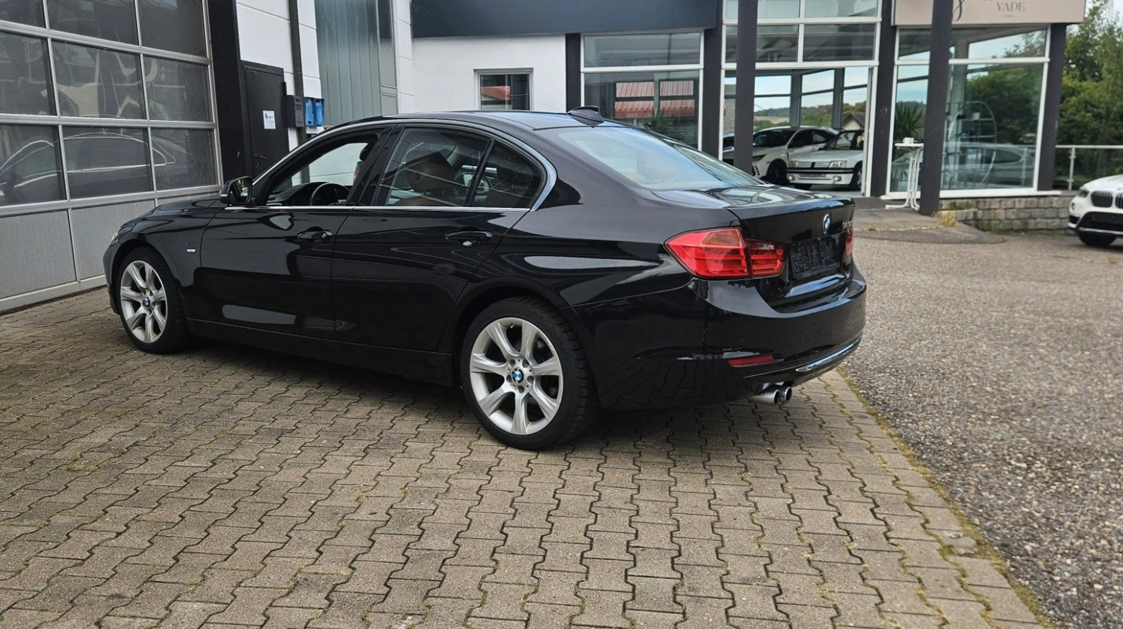 BMW 325 d Aut. Limousine Luxury Line *Leder*GSHD*HiFi — photo 11