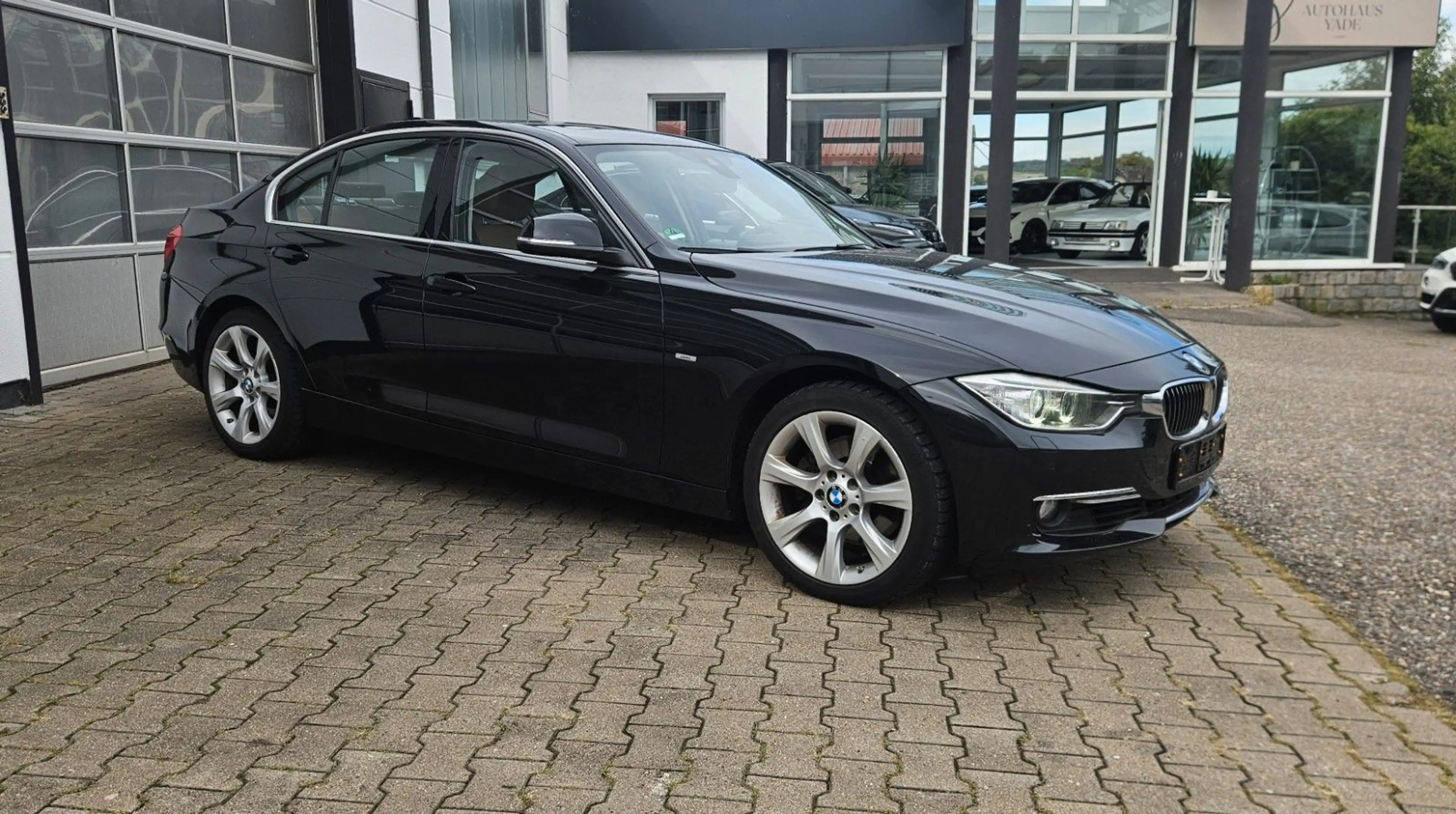 BMW 325 d Aut. Limousine Luxury Line *Leder*GSHD*HiFi — photo 6