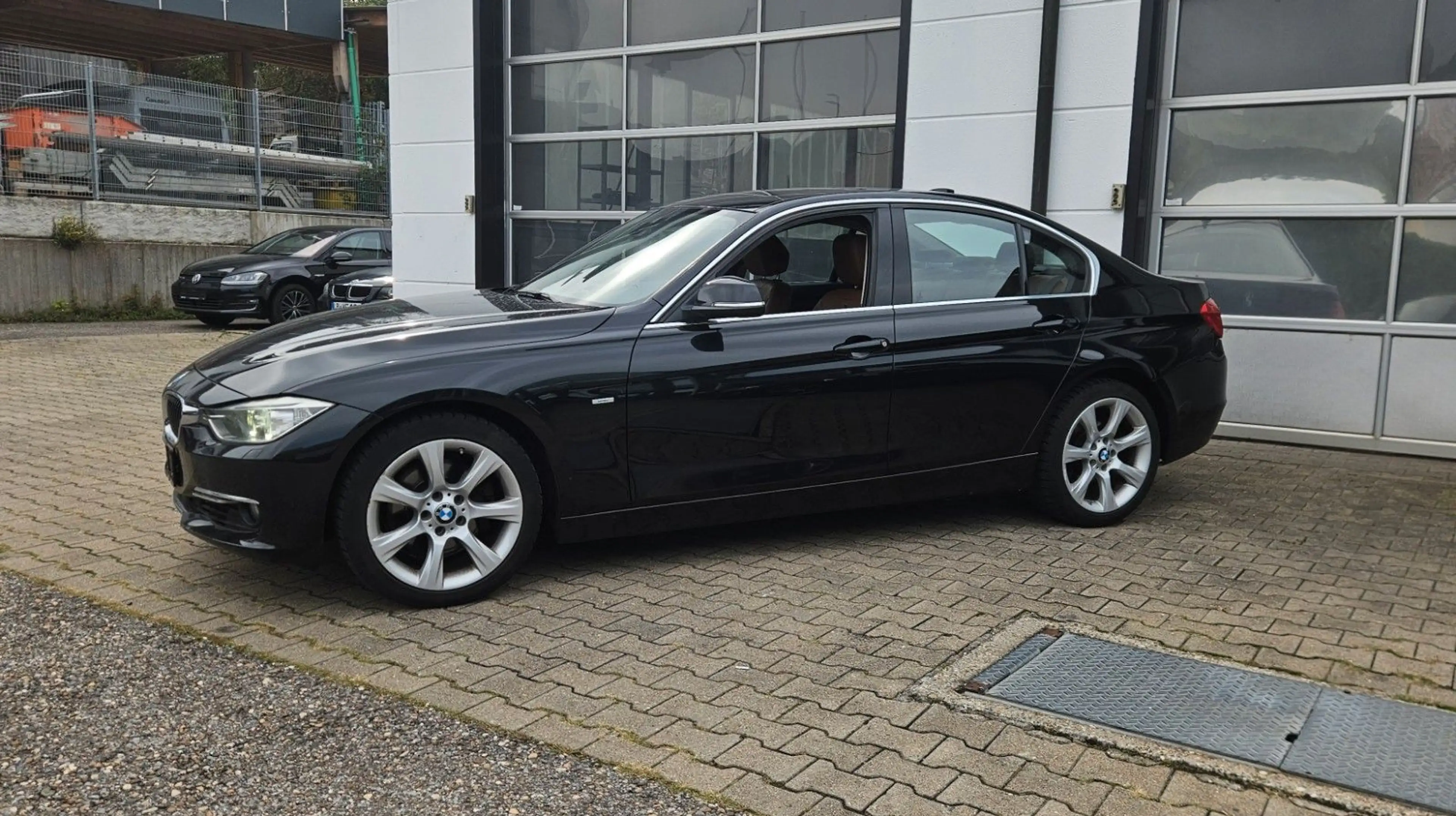 BMW 325 d Aut. Limousine Luxury Line *Leder*GSHD*HiFi — photo 3