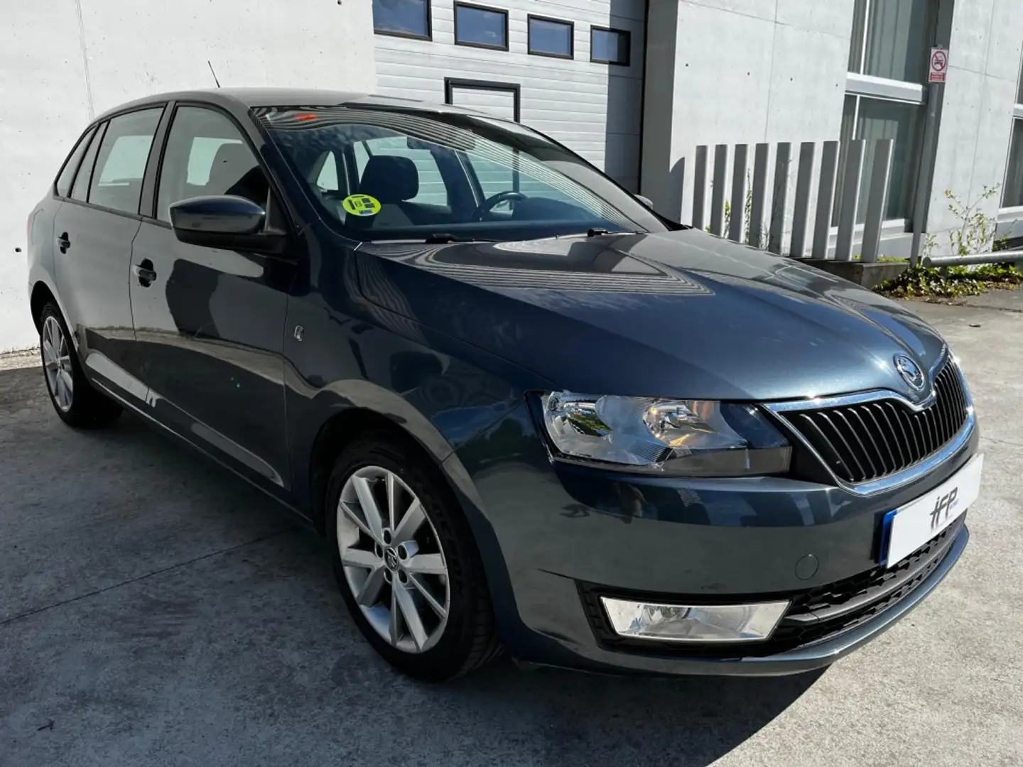 Skoda Rapid/Spaceback 1.6TDI CR Ambition DSG 66kW Gris - 1