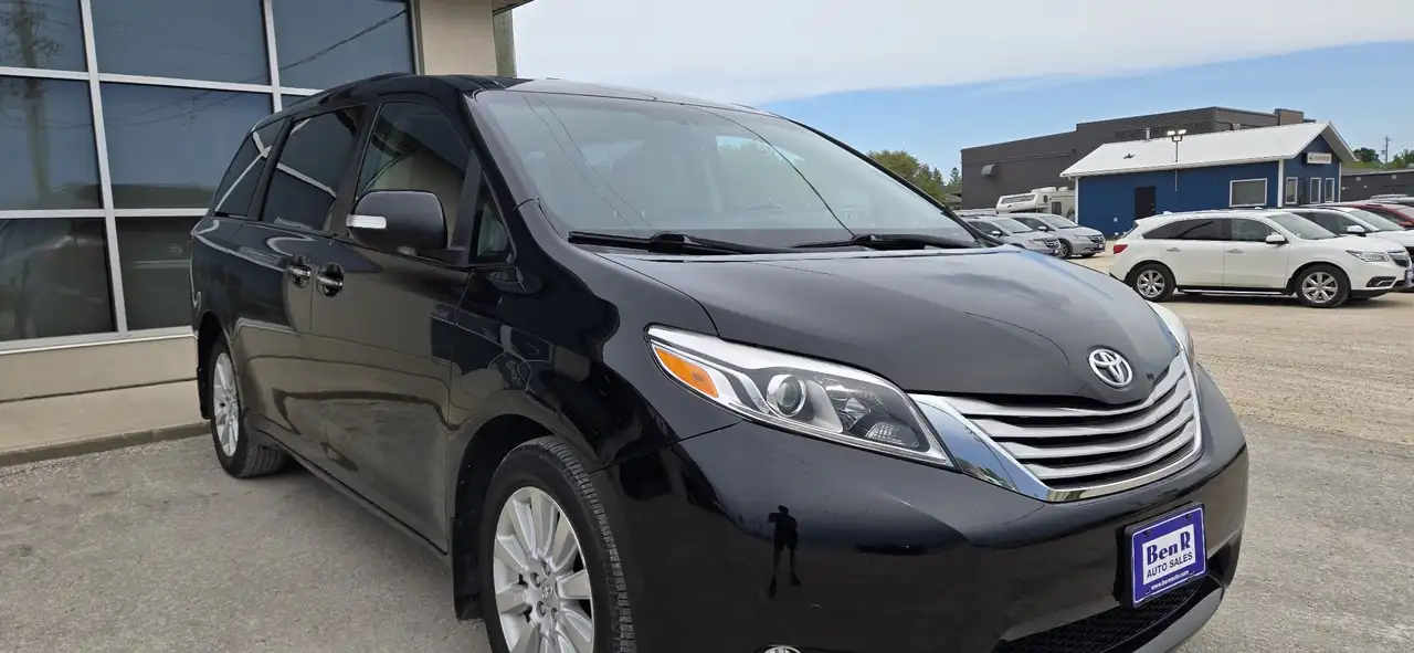 Toyota Sienna снимка Toyota Sienna