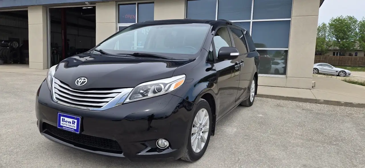 Toyota Sienna снимка Toyota Sienna