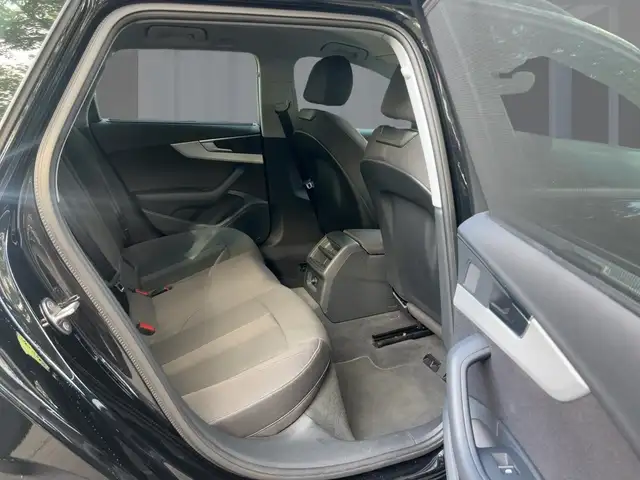 Audi A4 view 9