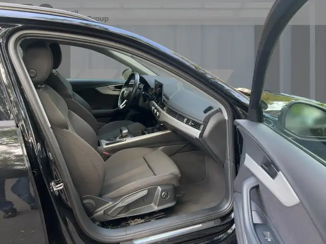 Audi A4 view 8
