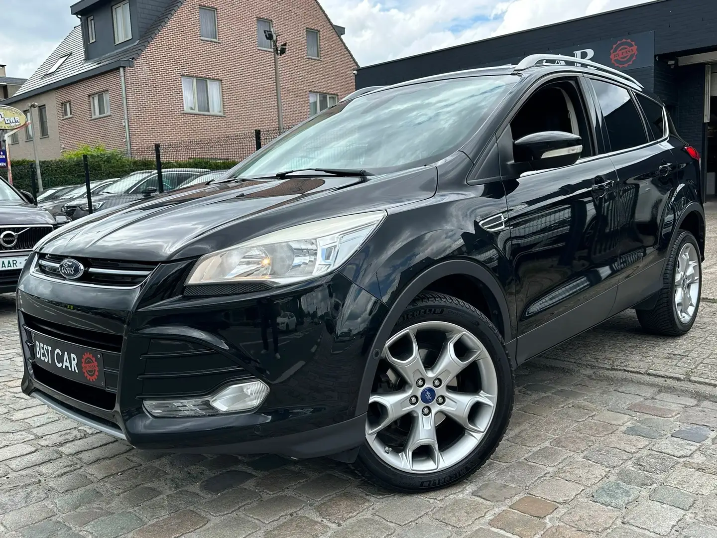 Ford Kuga 1.6 EcoBoost Zwart - 1