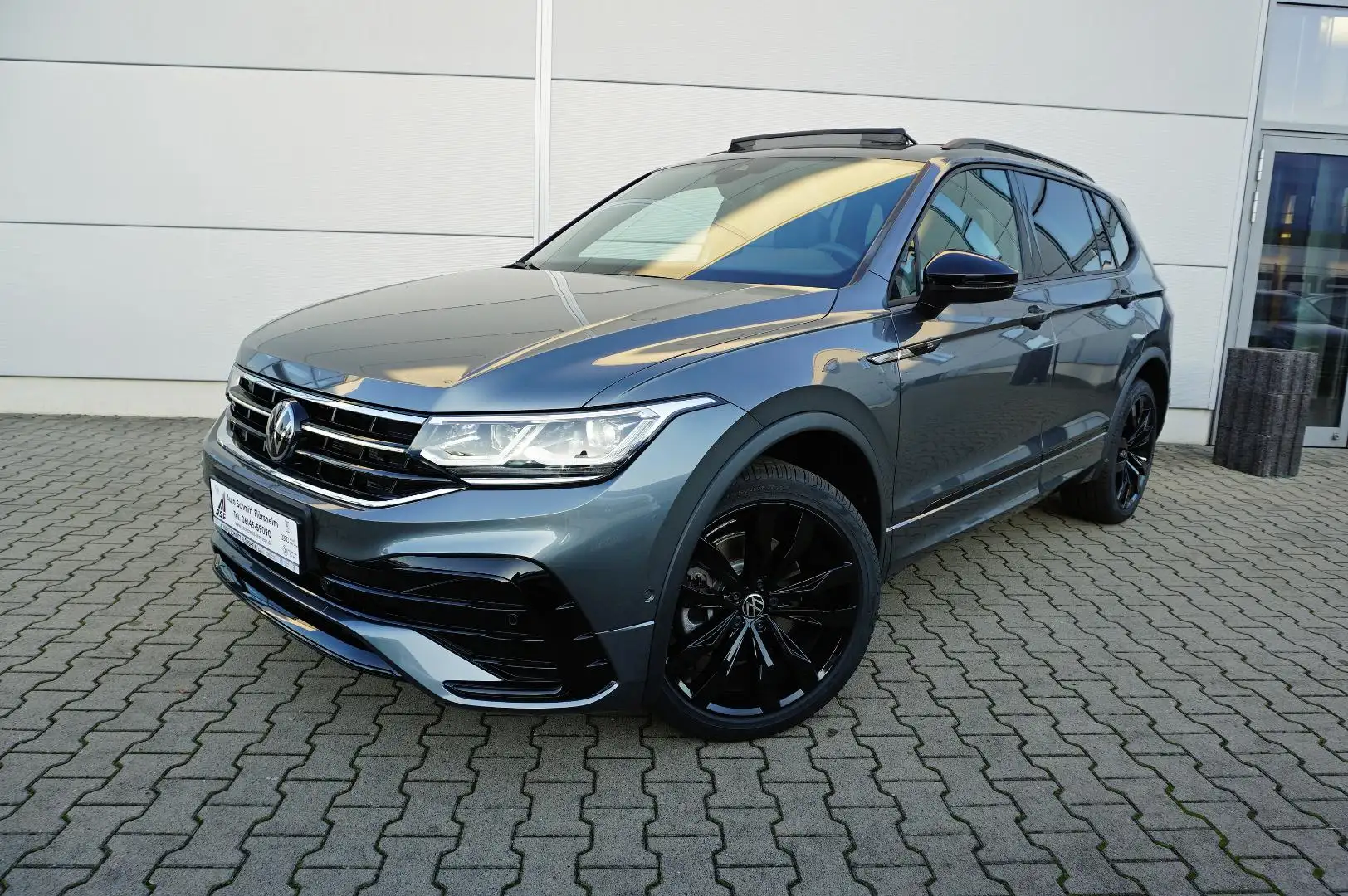 Volkswagen Tiguan Allspace R-Line Black Style 2,0 l TDI 4MOTION 7-Gang-DSG Grau - 2
