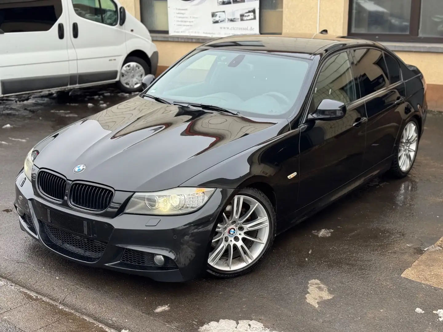 BMW 320 d E90 LCi M-Paket Euro5 Xenon Navi Noir - 1