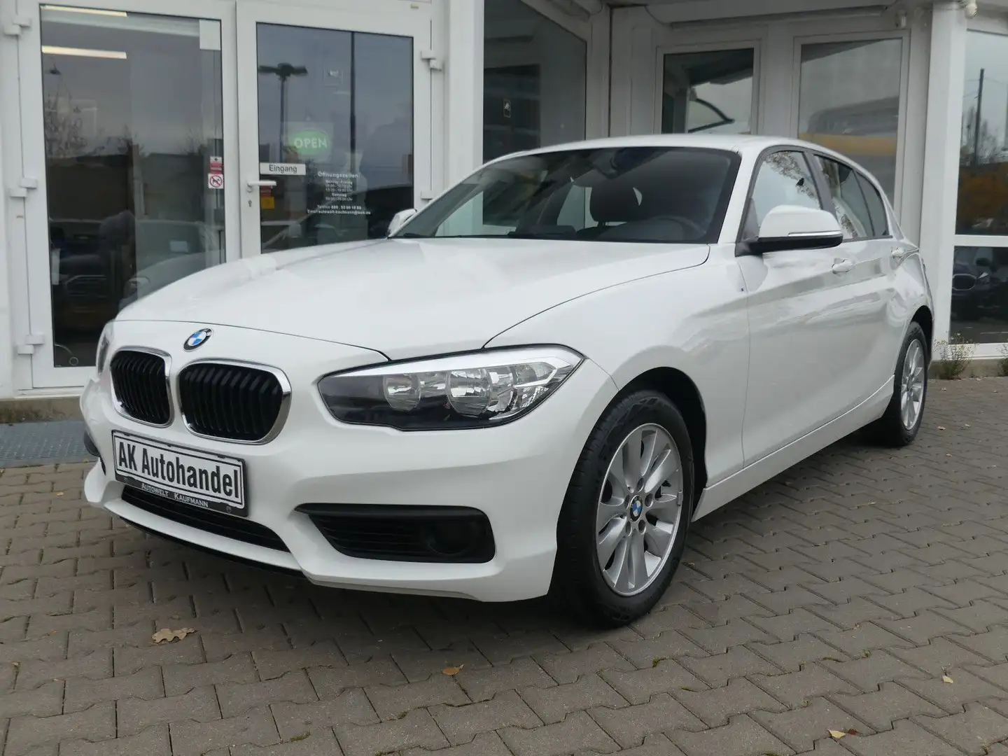 BMW 118 D Limousine Sitzheizung Bluetooth 5-trg. Weiß - 1