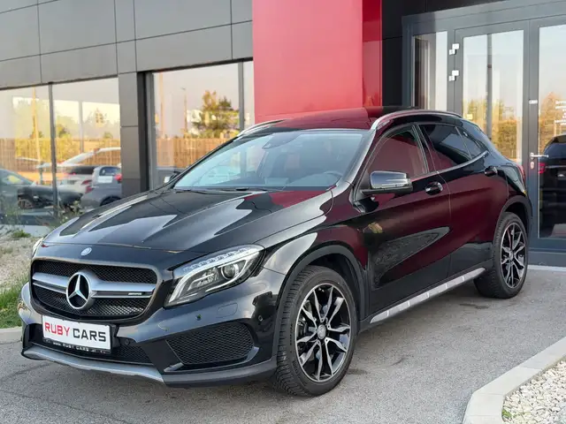 Mercedes-Benz GLA 220 CDI 4-Matic AMG Line PANO / LED / KAMERA