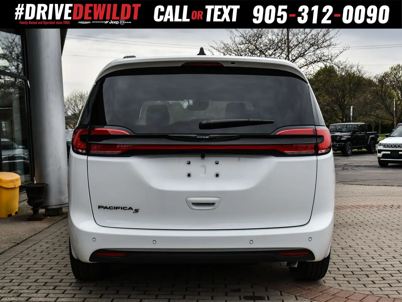 Chrysler Pacifica снимка Chrysler Pacifica