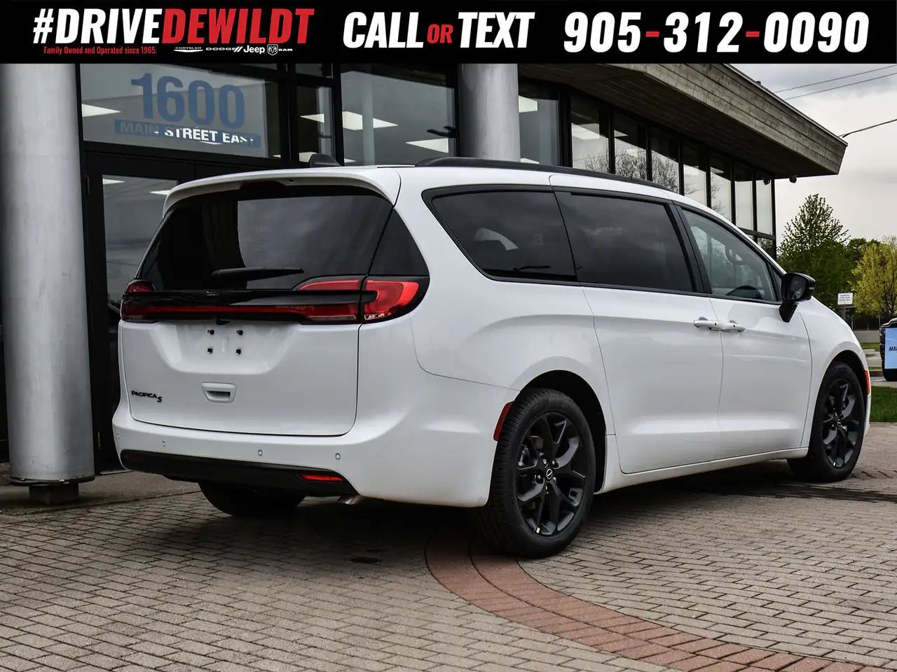 Chrysler Pacifica снимка Chrysler Pacifica