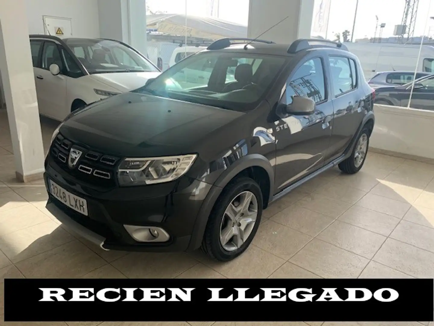 Dacia Sandero 0.9 TCE Stepway 90 Noir - 1
