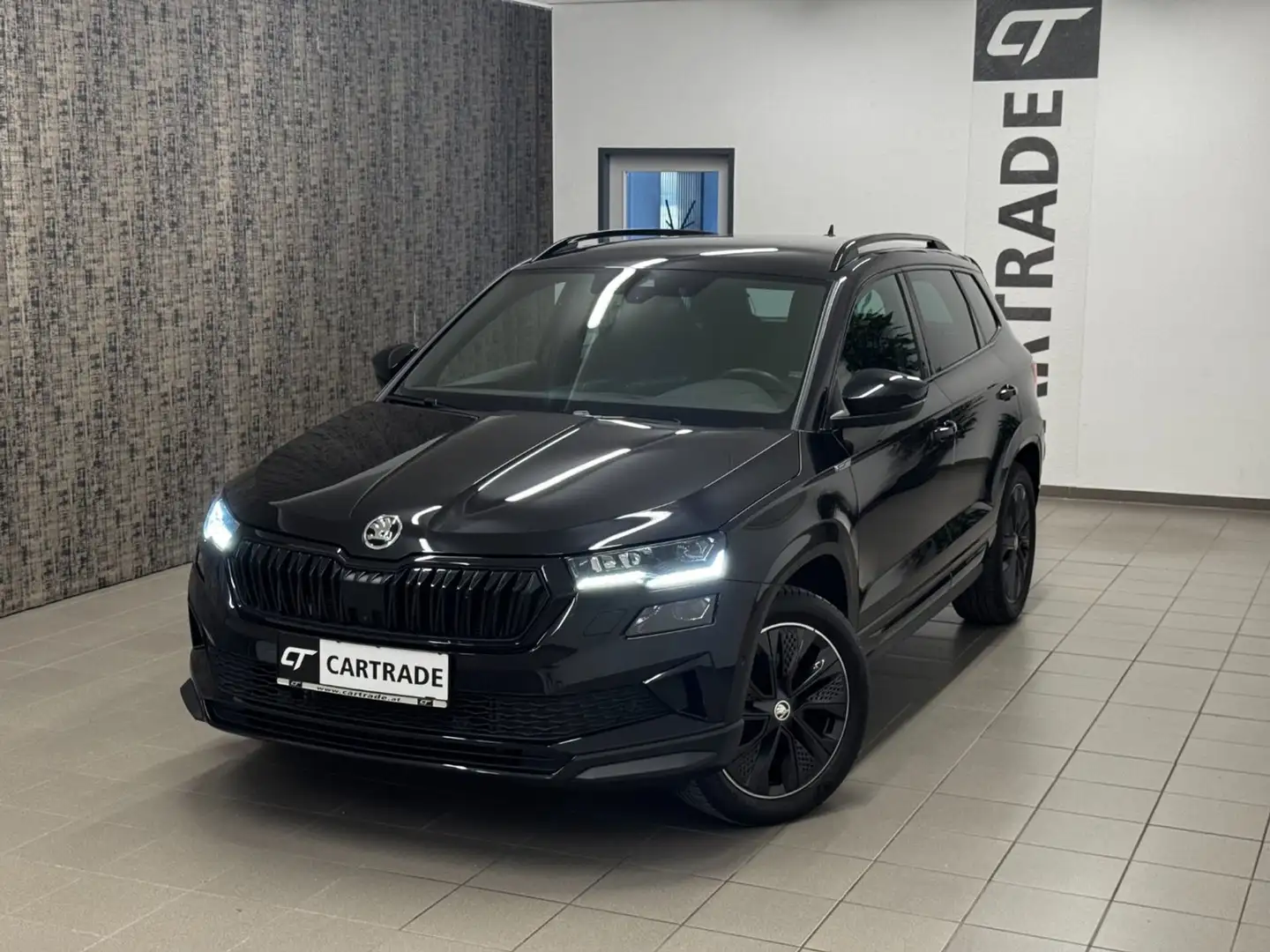 Skoda Karoq 2.0 TDI Sportline 4x4 Schwarz - 2